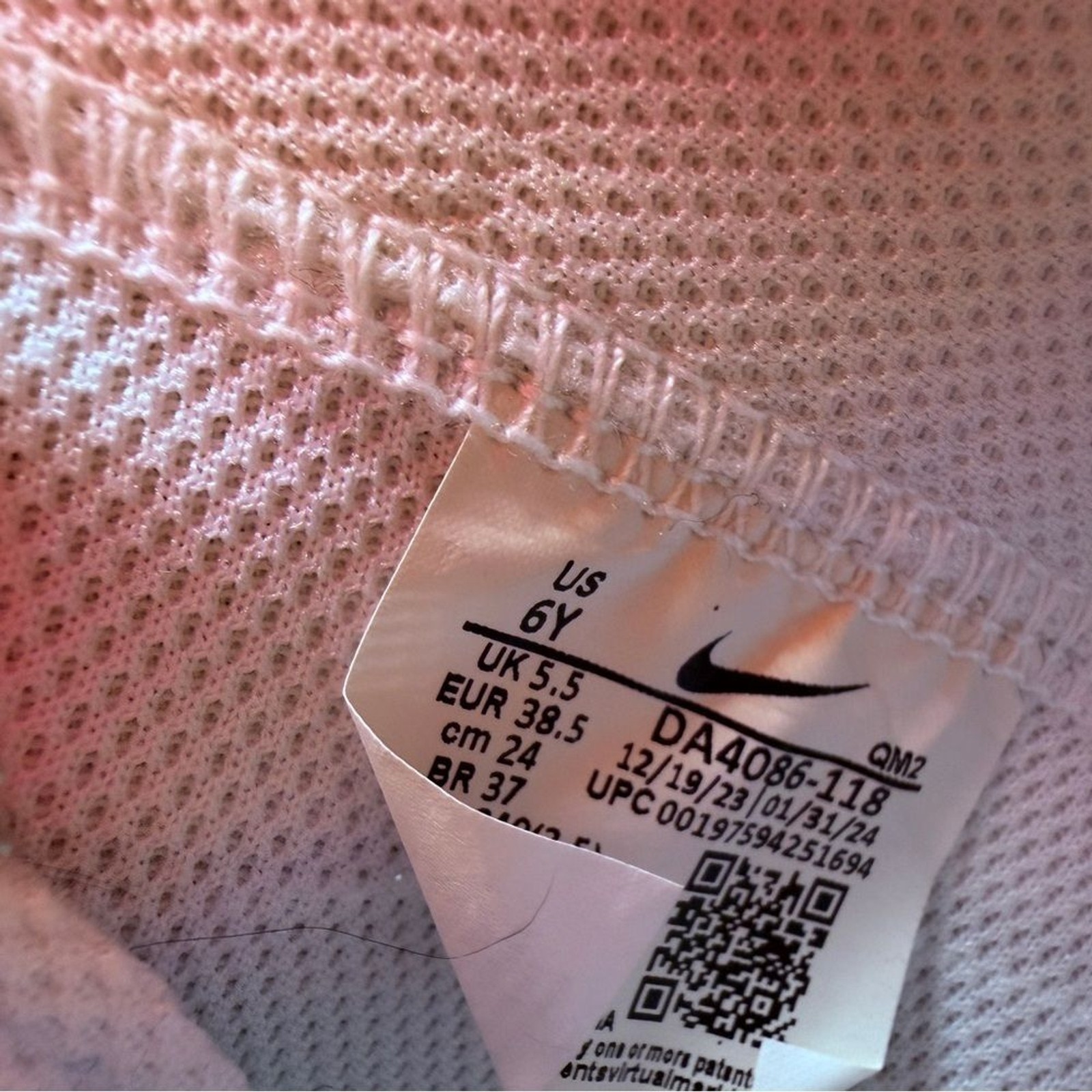 Nike High Top Sneakers White Pink Swoosh Youth 6Y Women 7.5
