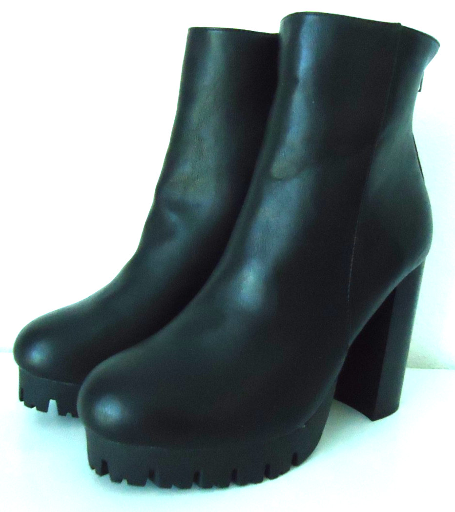 FASHIONNOVA Los Angeles Black Boots Platform Tractor Sole Size-9/39