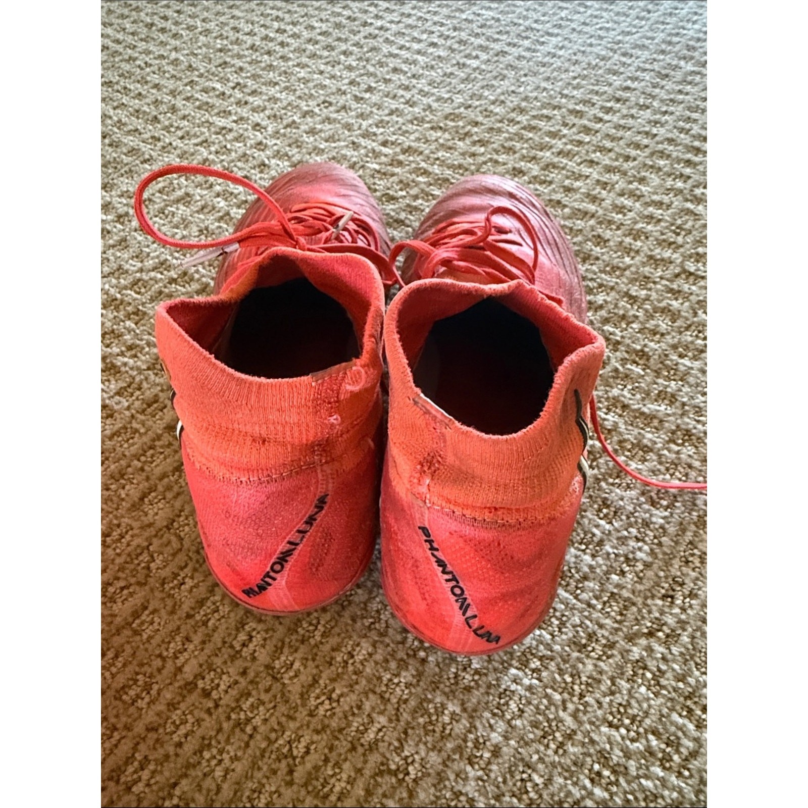 Women’s Nike Soccer Phantom Luna pink cleats sz 8.5 with bag