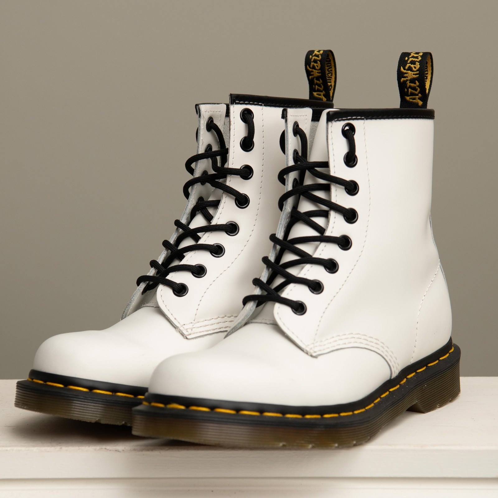 Doc Martens White Smooth Leather Combat Boots W6/M5 Grunge Punk Goth Moto Edgy