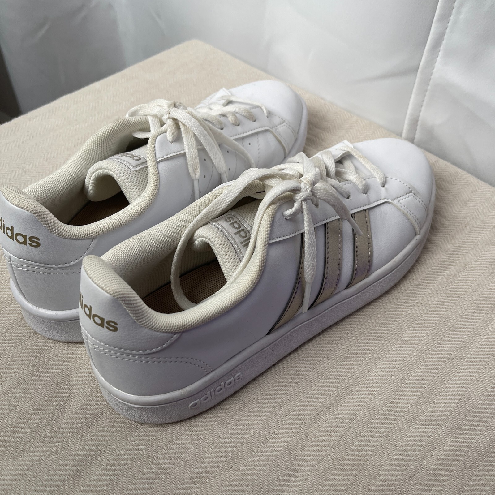 ADIDAS WOMENS GRAND COURT SNEAKER TENNIS SHOES WHITE ALUMINA SIZE 8