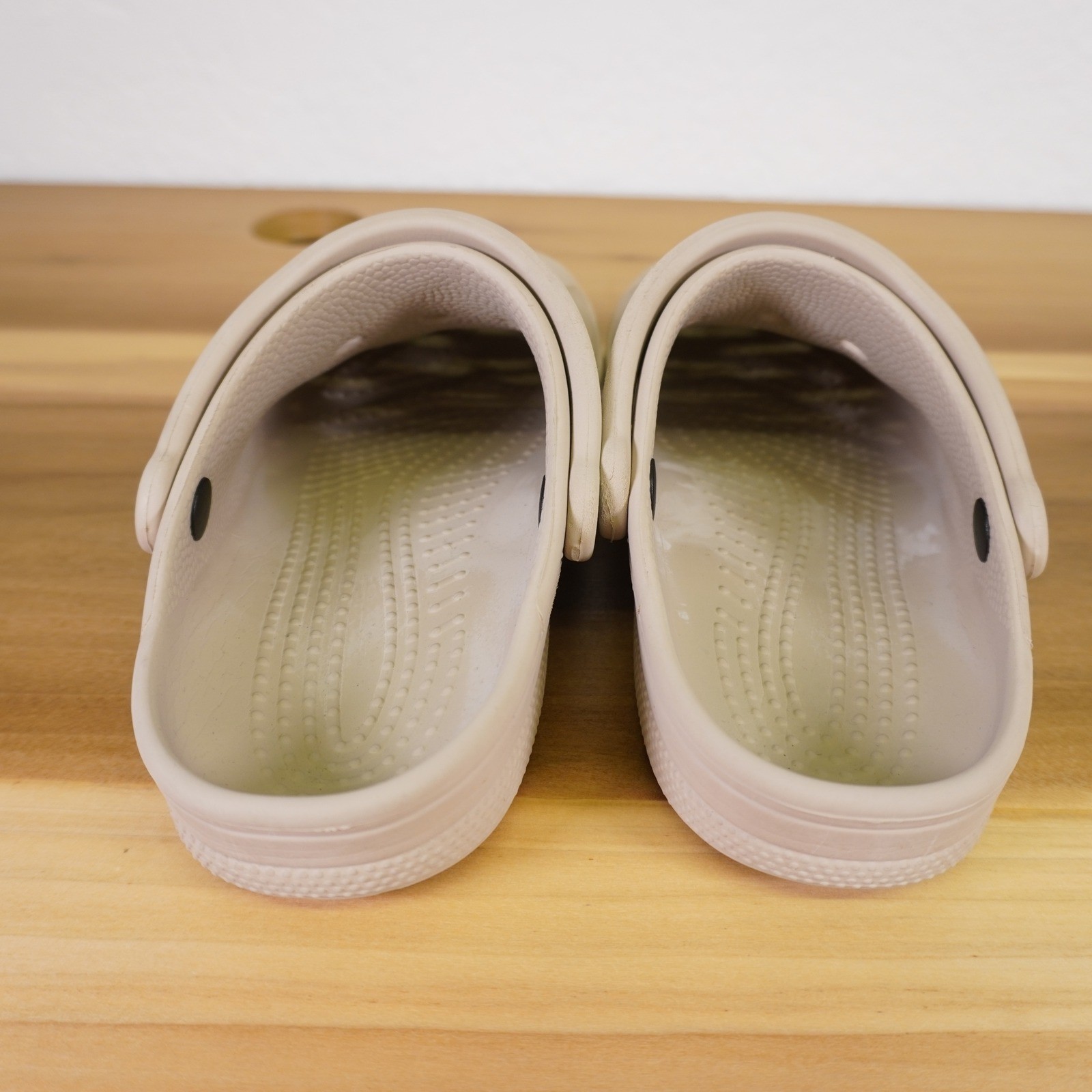 Crocs Baya Clog Unisex Men 7 Women 9 Tan Beige Slip On Comfort Sandals