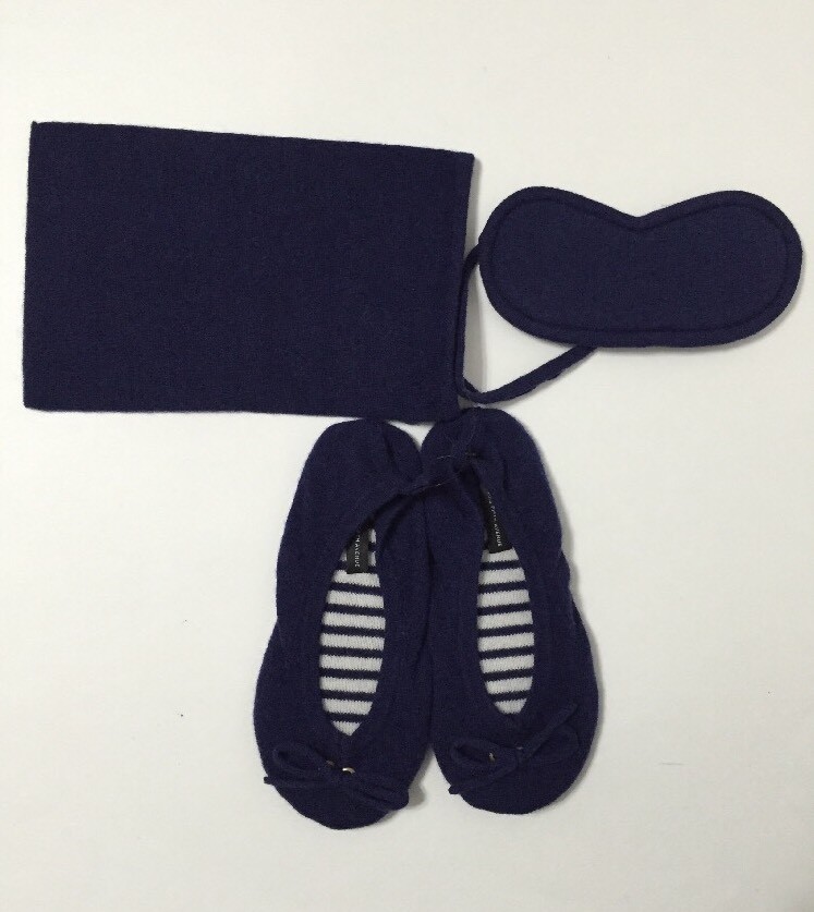 Saks Fifth Ave Womens Navy Cashmere Amenity Travel Kit Slippers Eye Mask Pouch