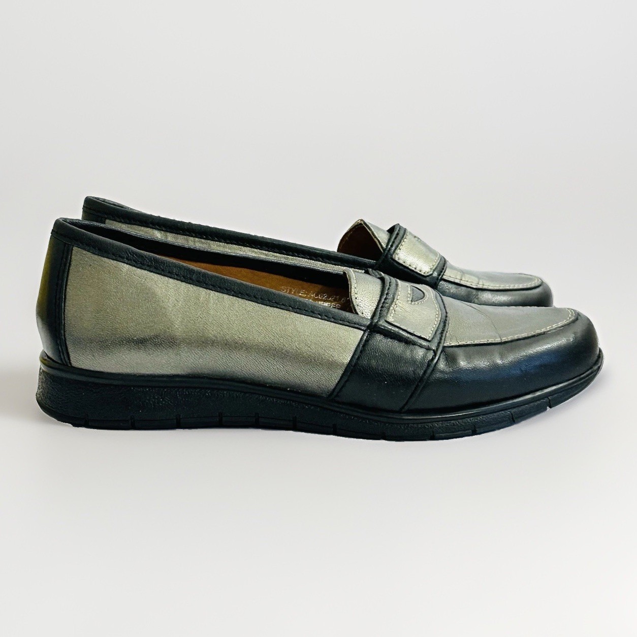 Blue Illusion Women’s Two Tone Leather Comfort Loafers EU37 AU6