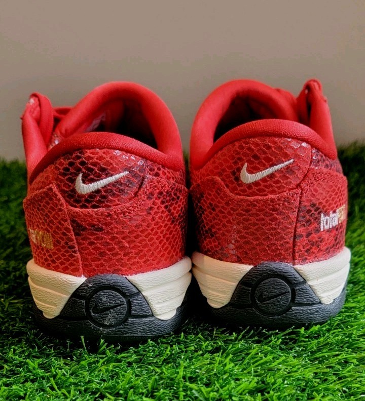 Nike Total 90 SE Fire Red Snakeskin Women’s Size 8 Indoor Soccer Shoe IB4204-600