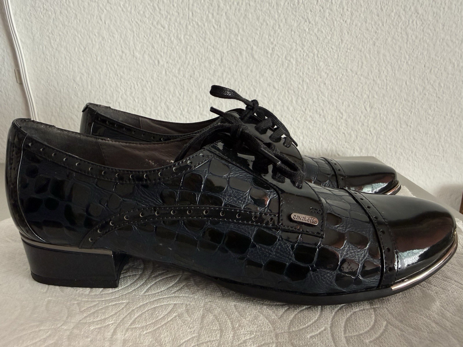 Cavaletto Women’s Black Leather Patent Croc Lace-Up Oxford Flats EU 39 US 8