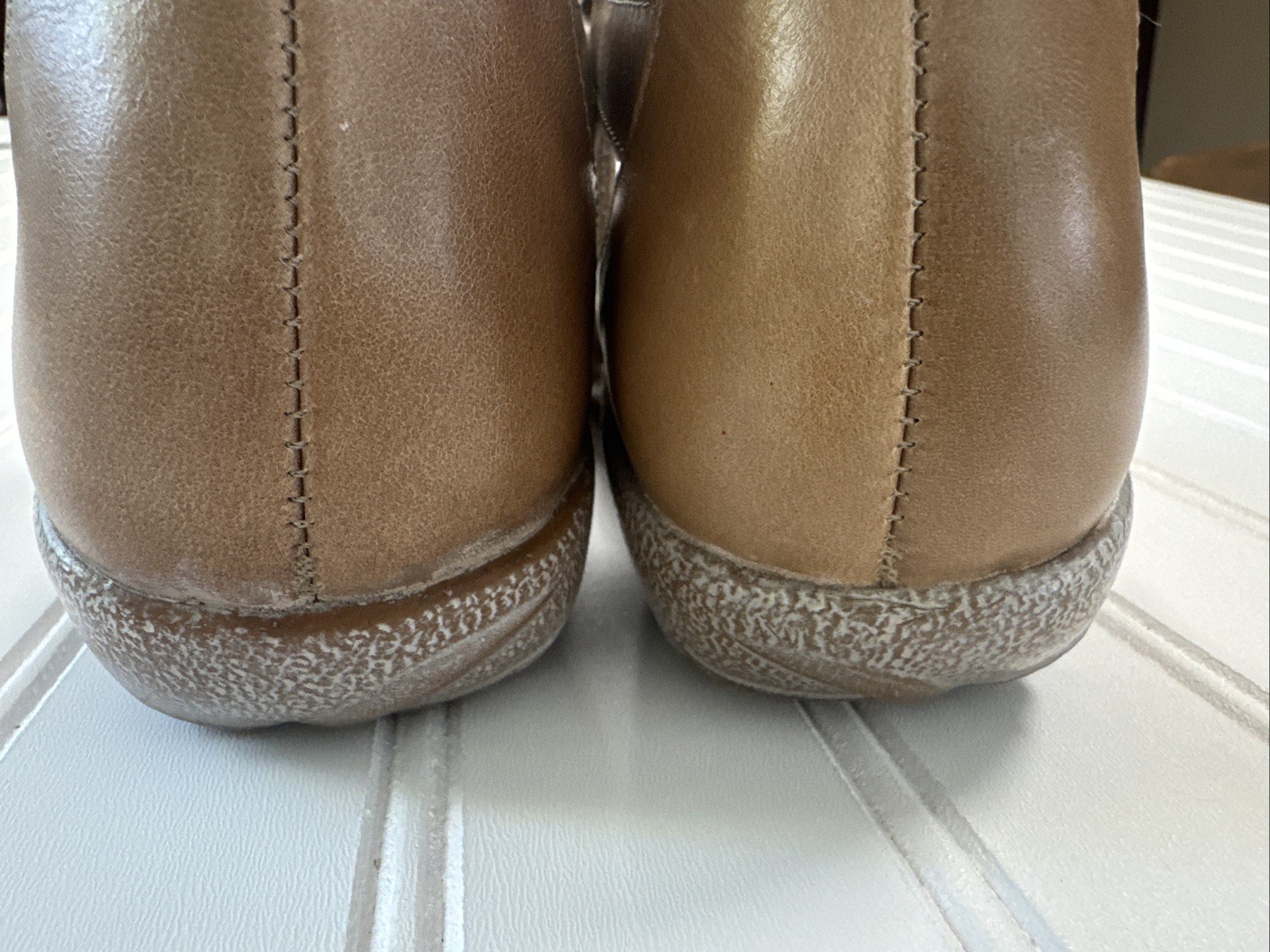 Naot Women’s Lace Up Kata Shoes US 7 EU 38 Beige Lizard Leather Comfort $199