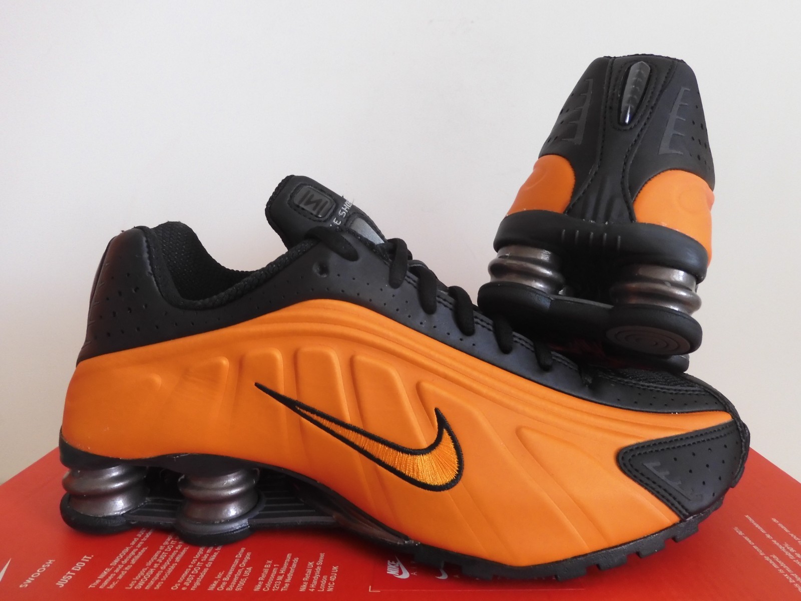Nike Shox R4 Bright Ceramic Orange-Black Mens Sz 6.5 / Womens Sz 8 [HQ1988-800]