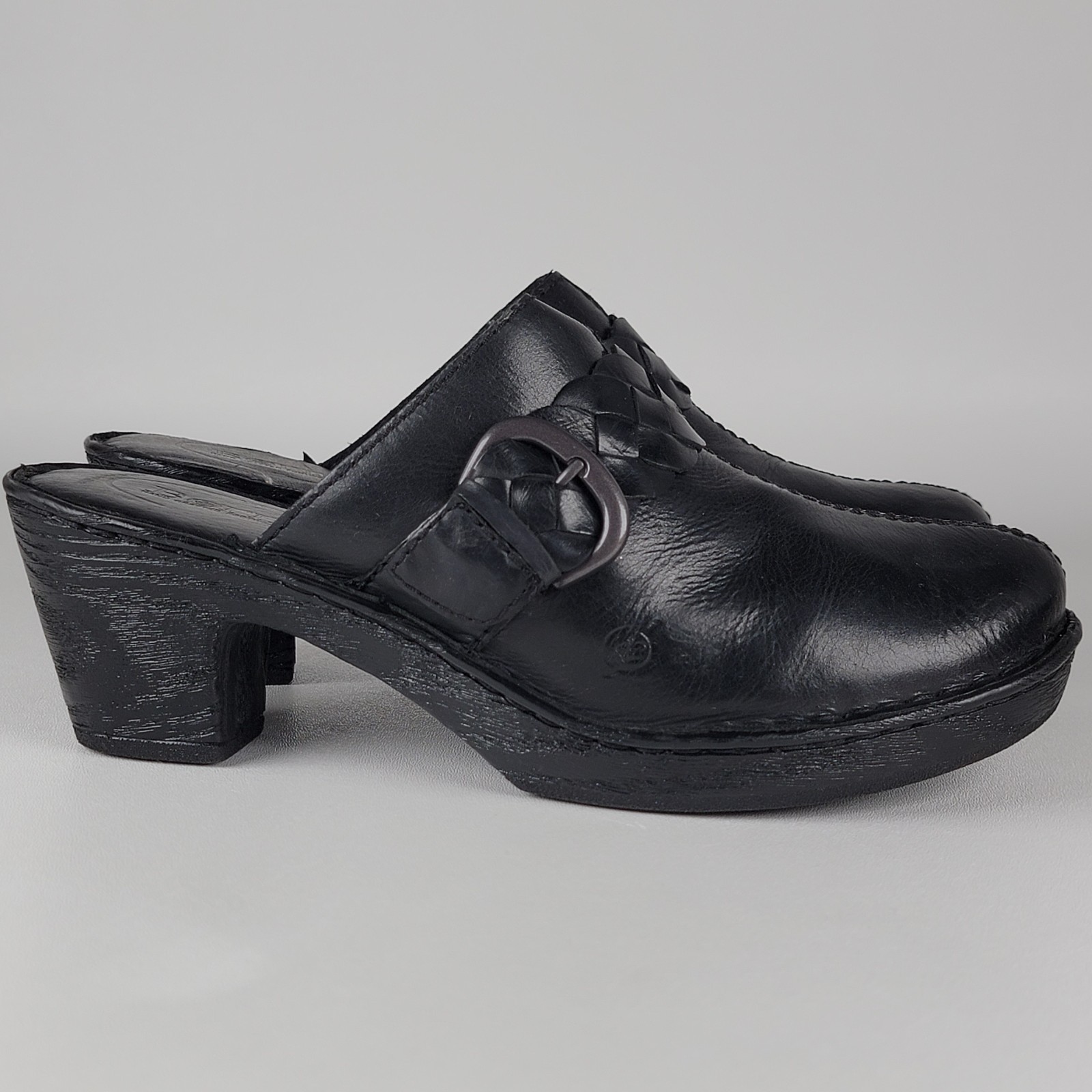 Born D47003 Size 10M Women’s Black Leather Cross Straps Buckle Heels Mule Clogs