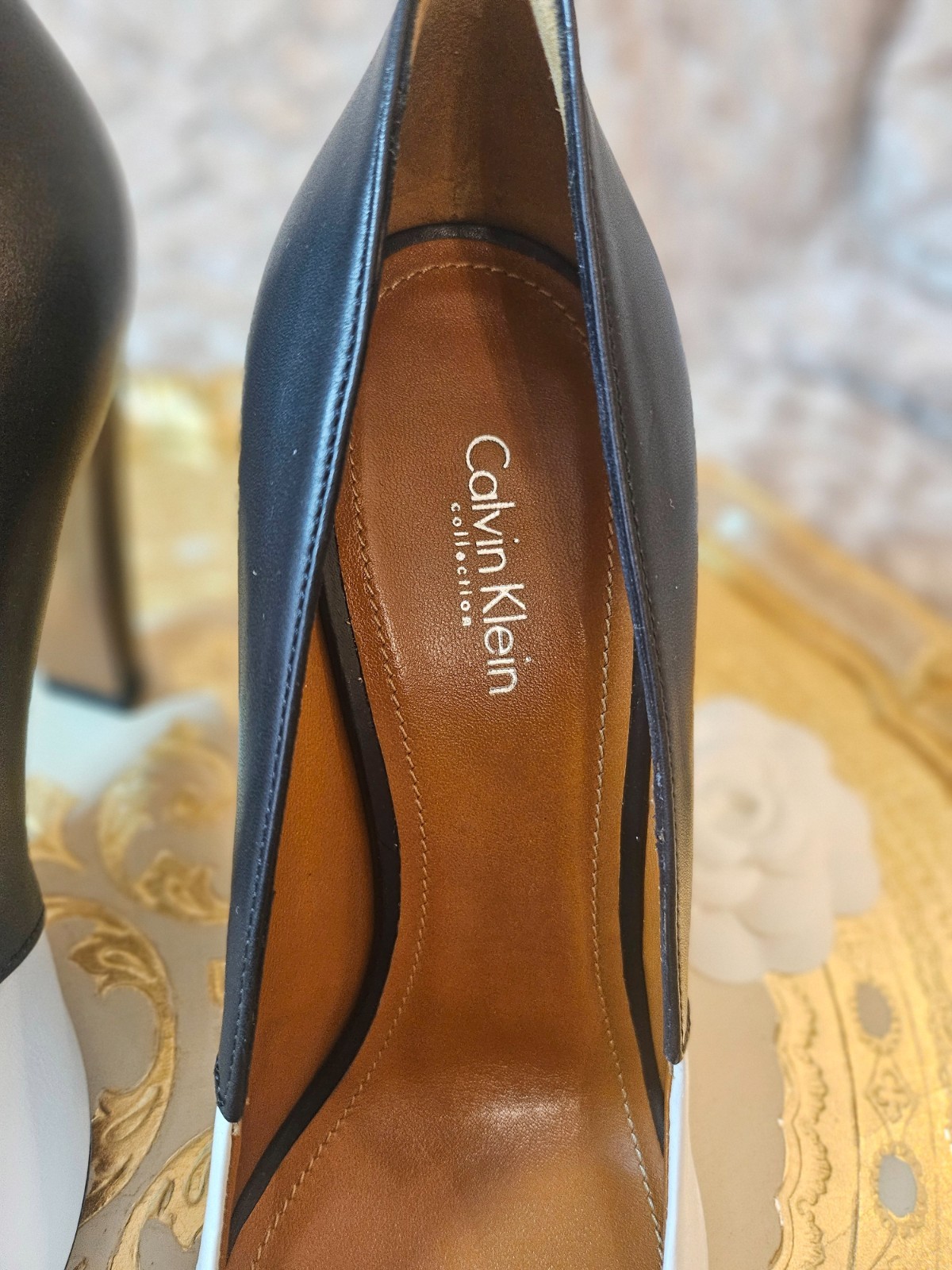 $1.1K Calvin Klein Collection Black & White Pumps 40 (IT), fits 9 (US), NIB
