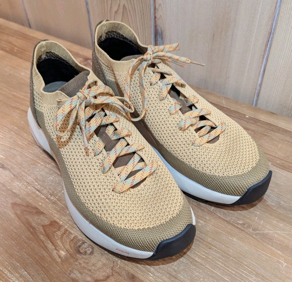 Danner Women’s Caprine Low Summer Wheat Size 10 Hiking Trail Shoes