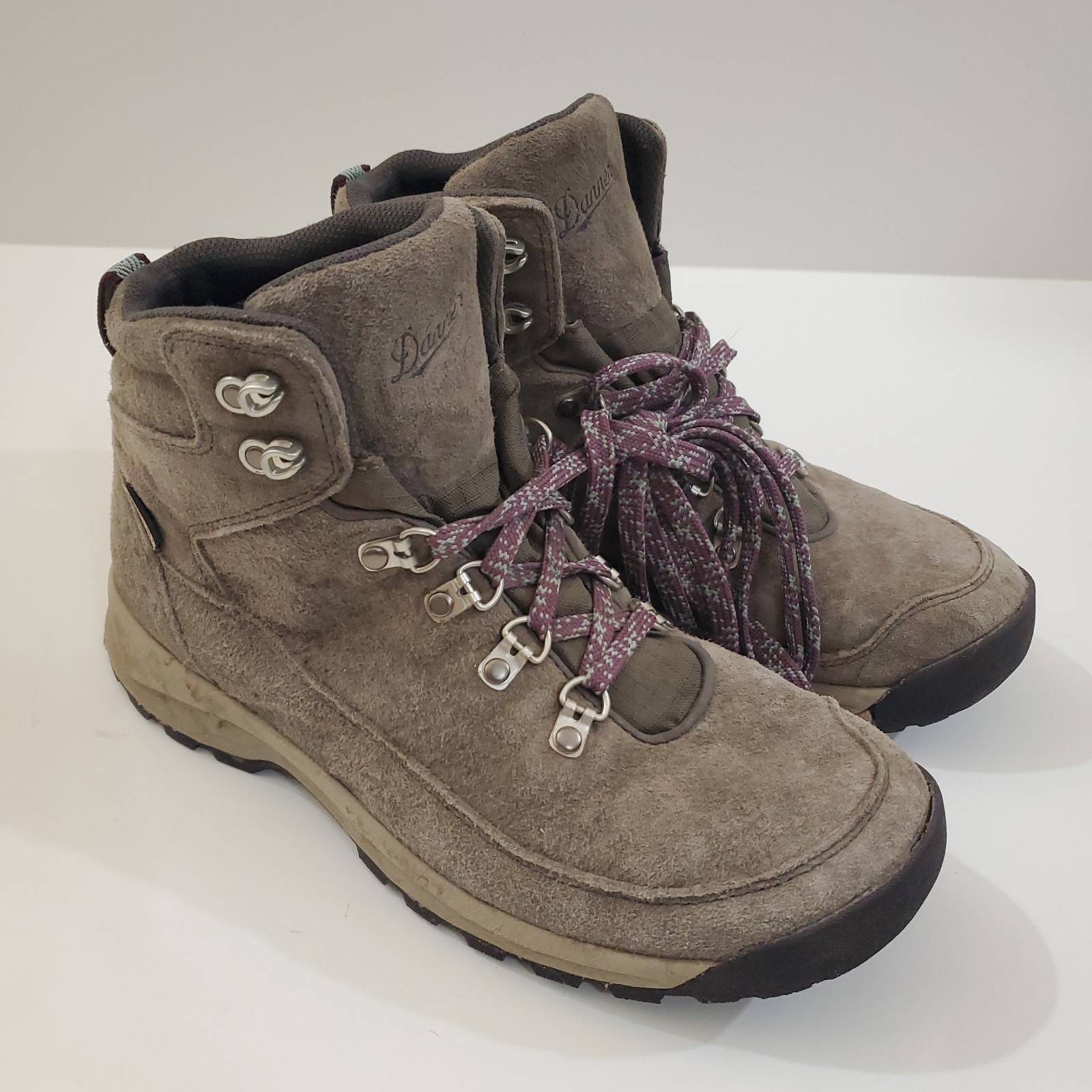 Danner Women’s Size 8.5 Adrika Ash Suede 5″ Hiking Boots