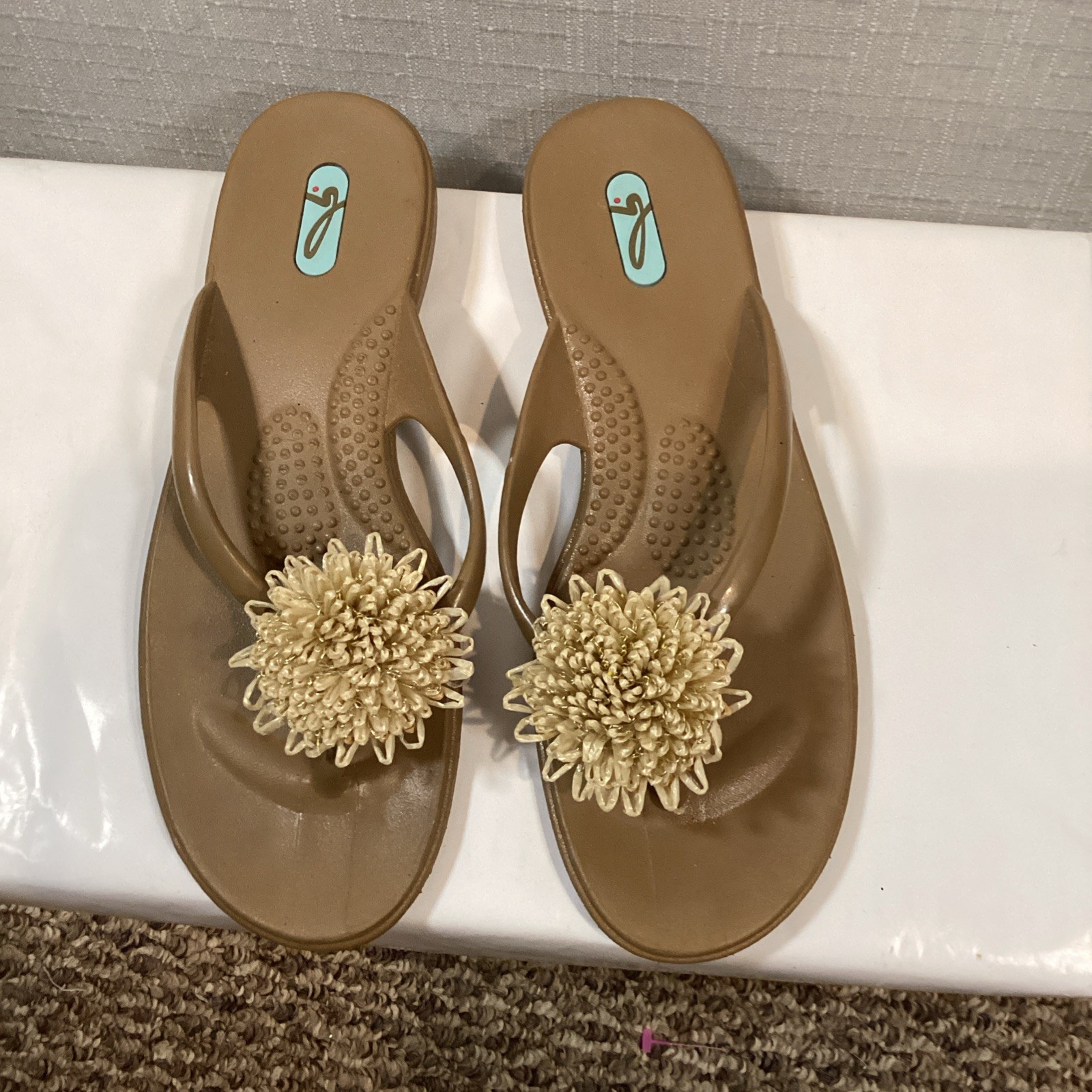 Oka-b Alyssa Aged Gold Flower Toe Slide Sandal Size ML