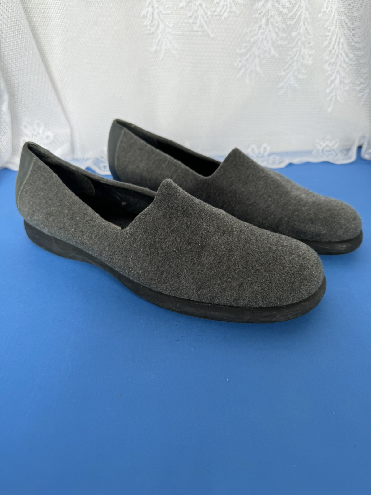 ETIENNE AIGNER SLIP ONS / SIZE 9 M / SUPER GOOD AND VERY CLEAN CONDITION