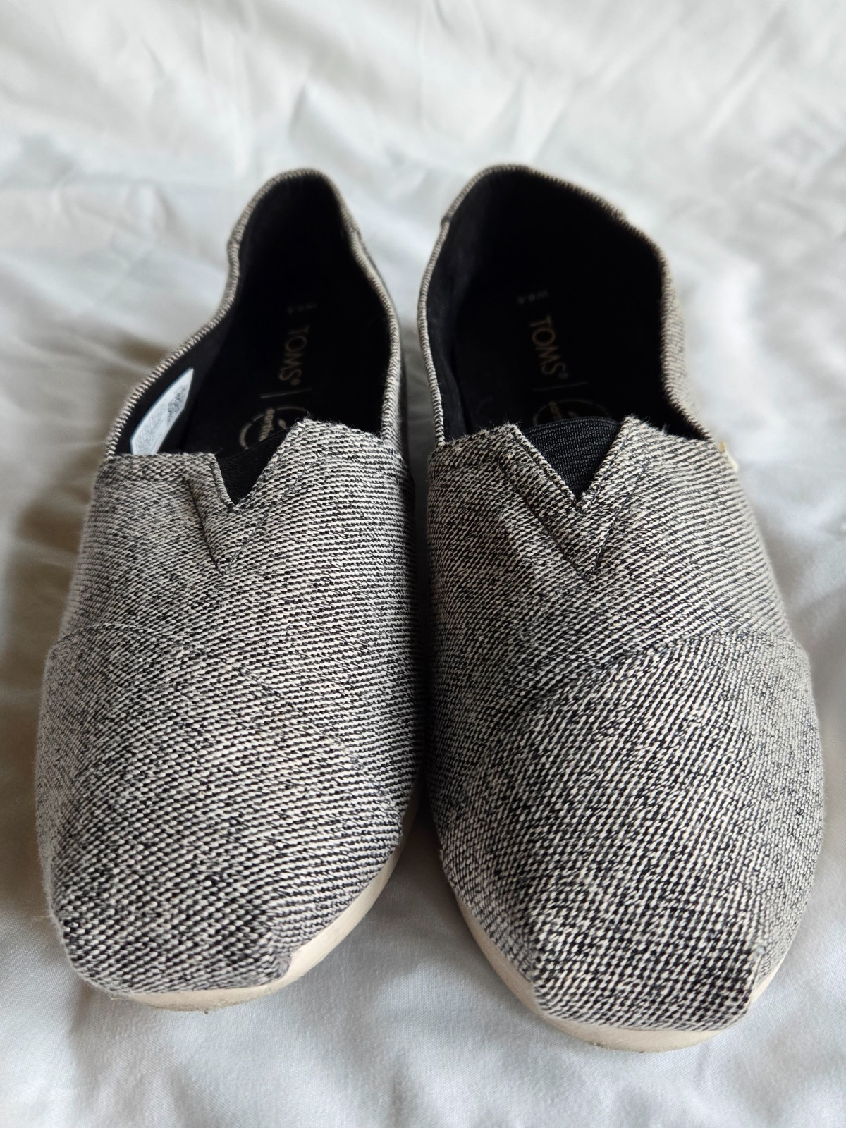 Womens Toms Slip-ons Black and Cream Size 9.5