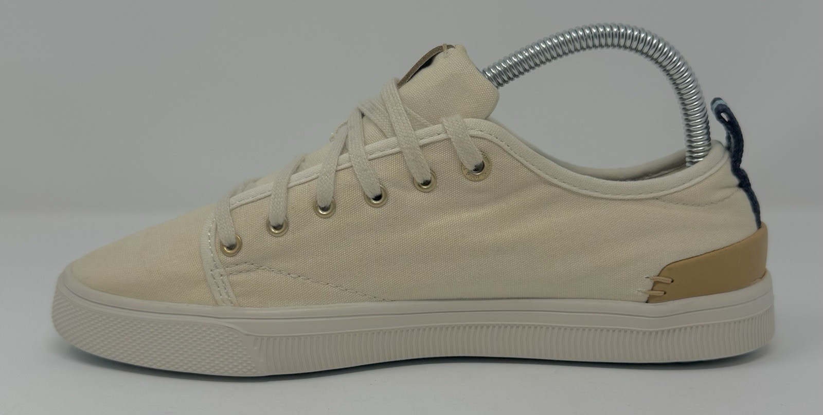 Size 7.5 – Tom’s trvl lite Women Canvas Beige Walking Lightweight Casual Daily