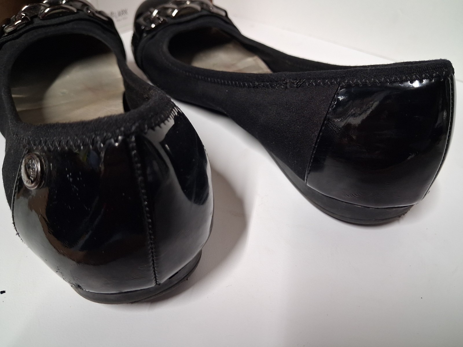 Womens Size 7 1/2 M – ANNE KLEIN SPORT Black Patent Cap Toe Ballet Flats