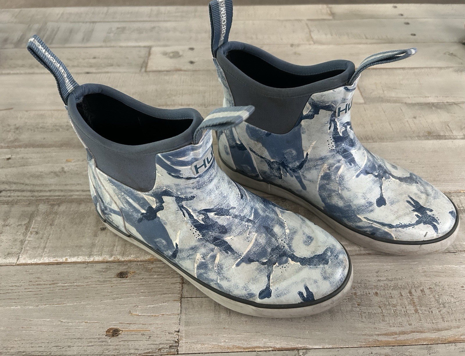 Huk Boots Women’s Size 6