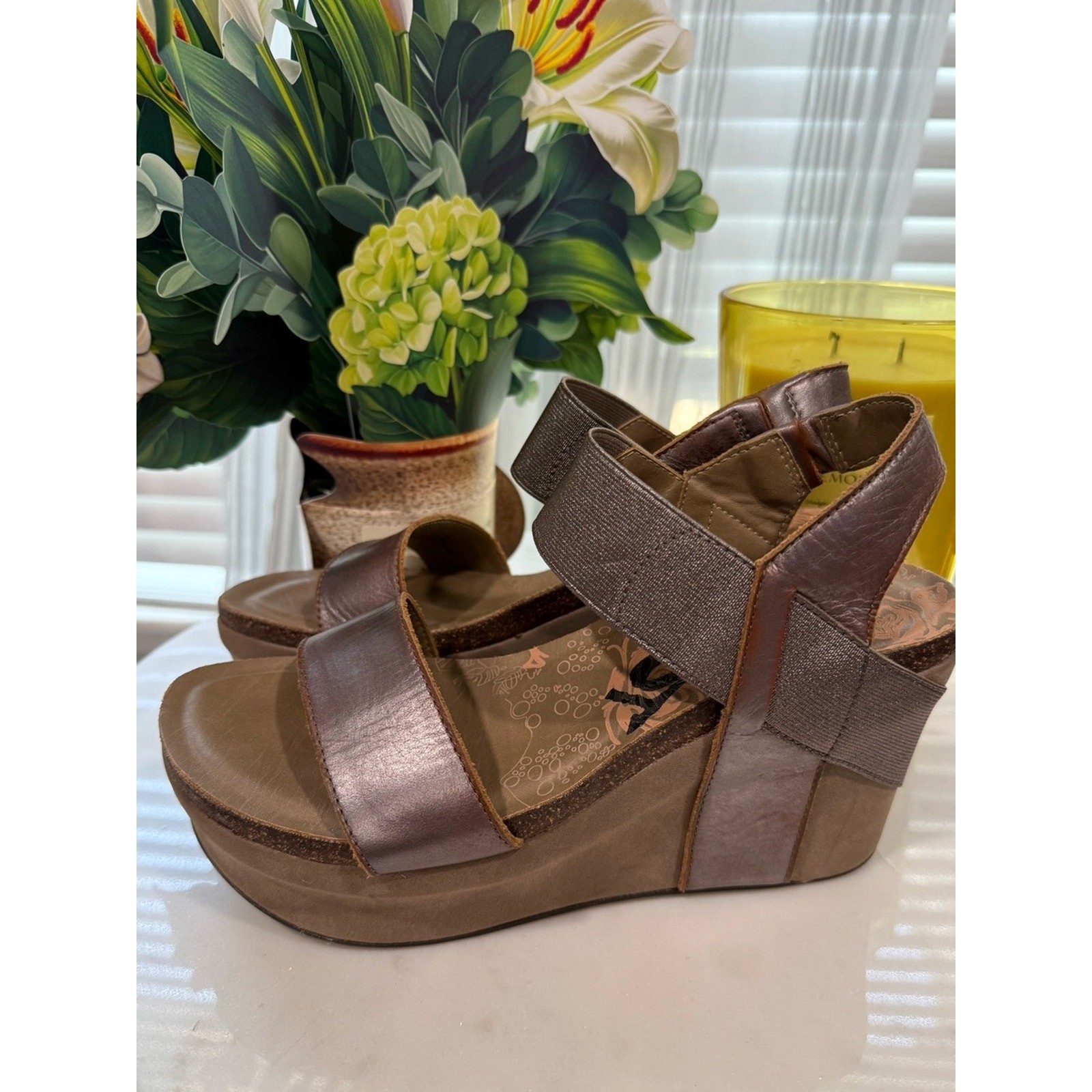 OTBT Women’s Bronze Metallic Elastic Strap Sandals