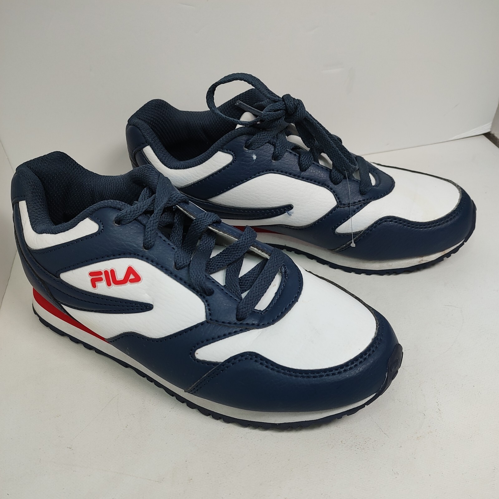 Fila White Tennis Shoes Sneakers Size 5.5