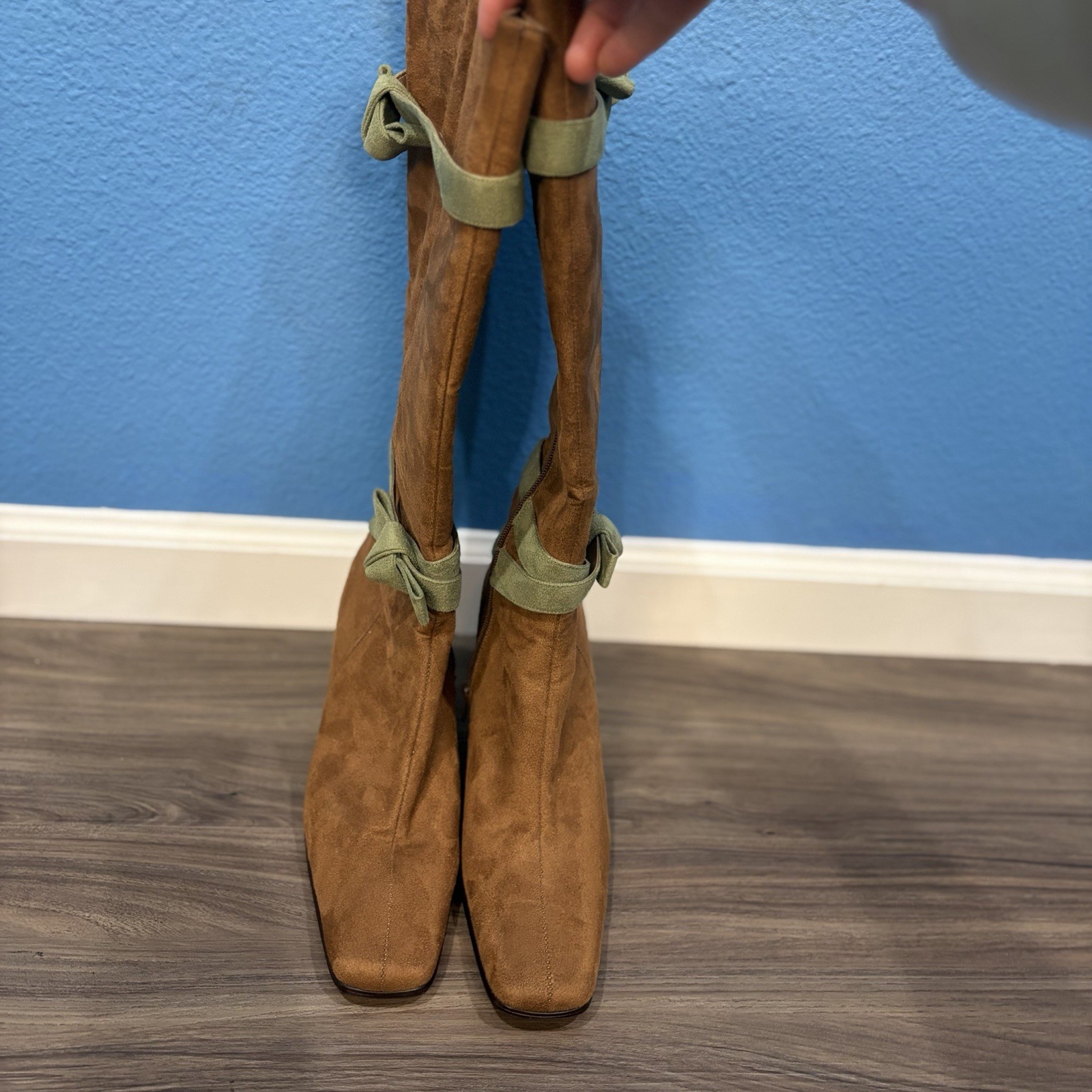 Vintage Suzanne Somers Brown Faux Suede Boots Green Bows Square Heel Women 9M