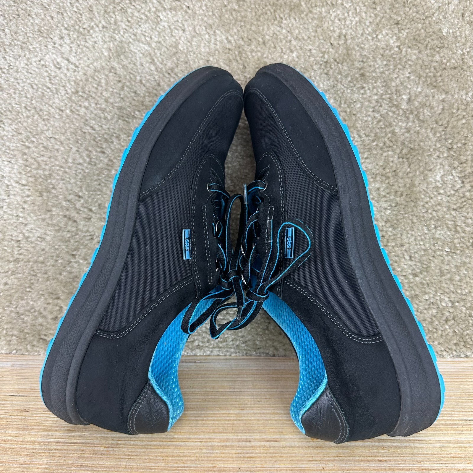 SAS Womens Sporty Sneakers 7.5 Slim AAA Black Blue Trim Lace Up Comfort Shoes