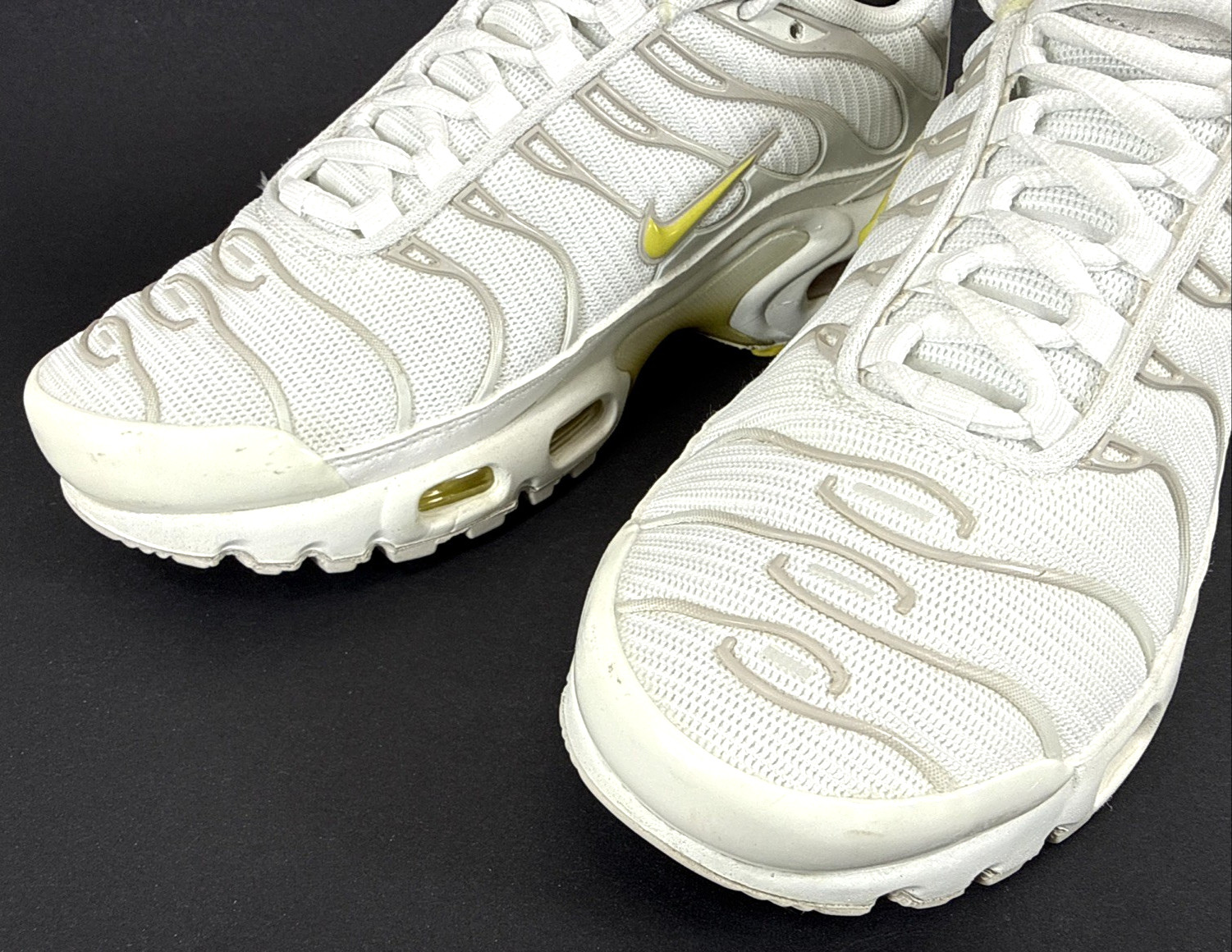 NIKE AIR MAX PLUS TN Womens Sz 6.5 White Running Sneakers Shoes #DV6987-100