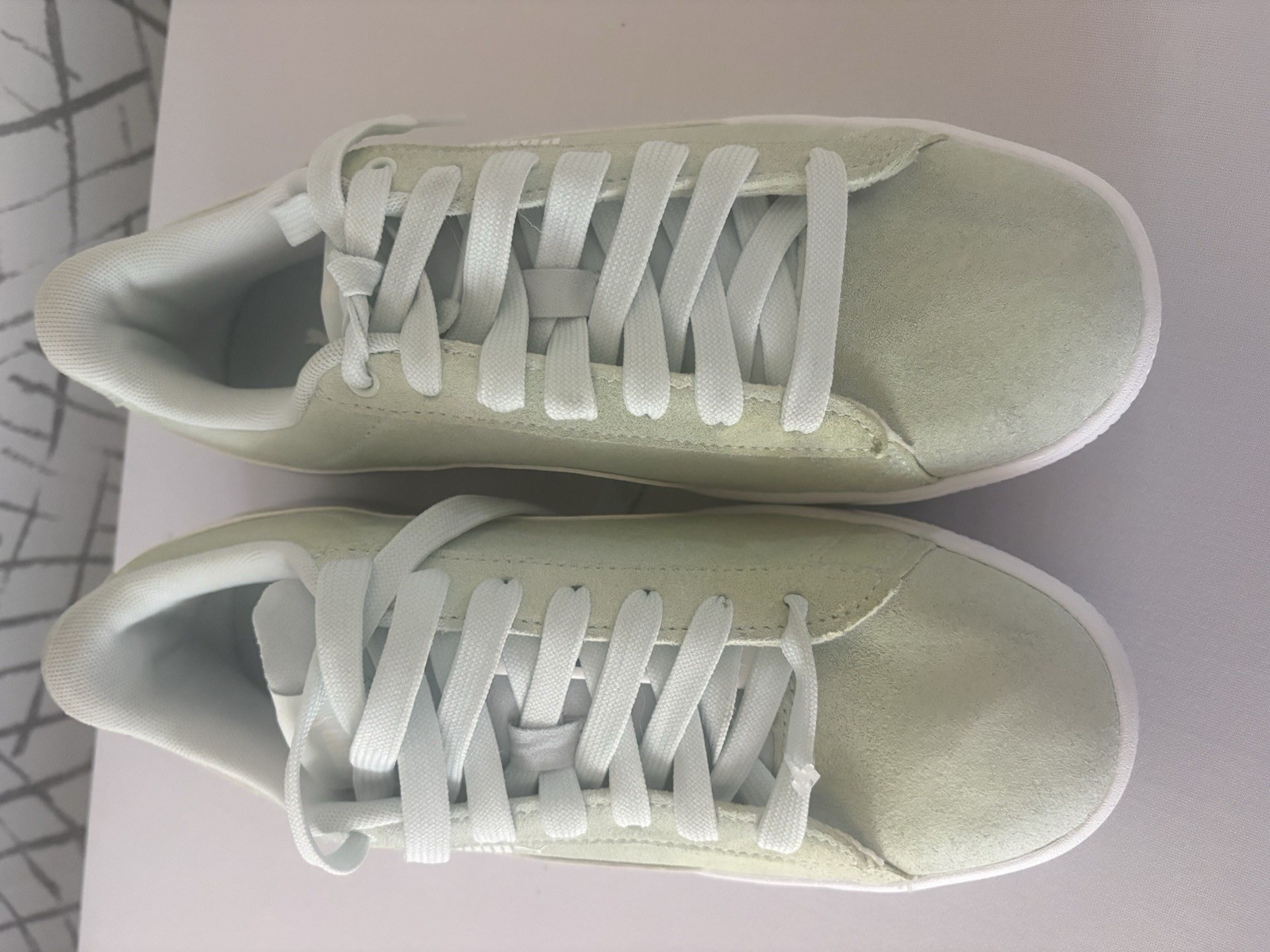 Puma Smash V2 Women’s Light Green. Size 7.5