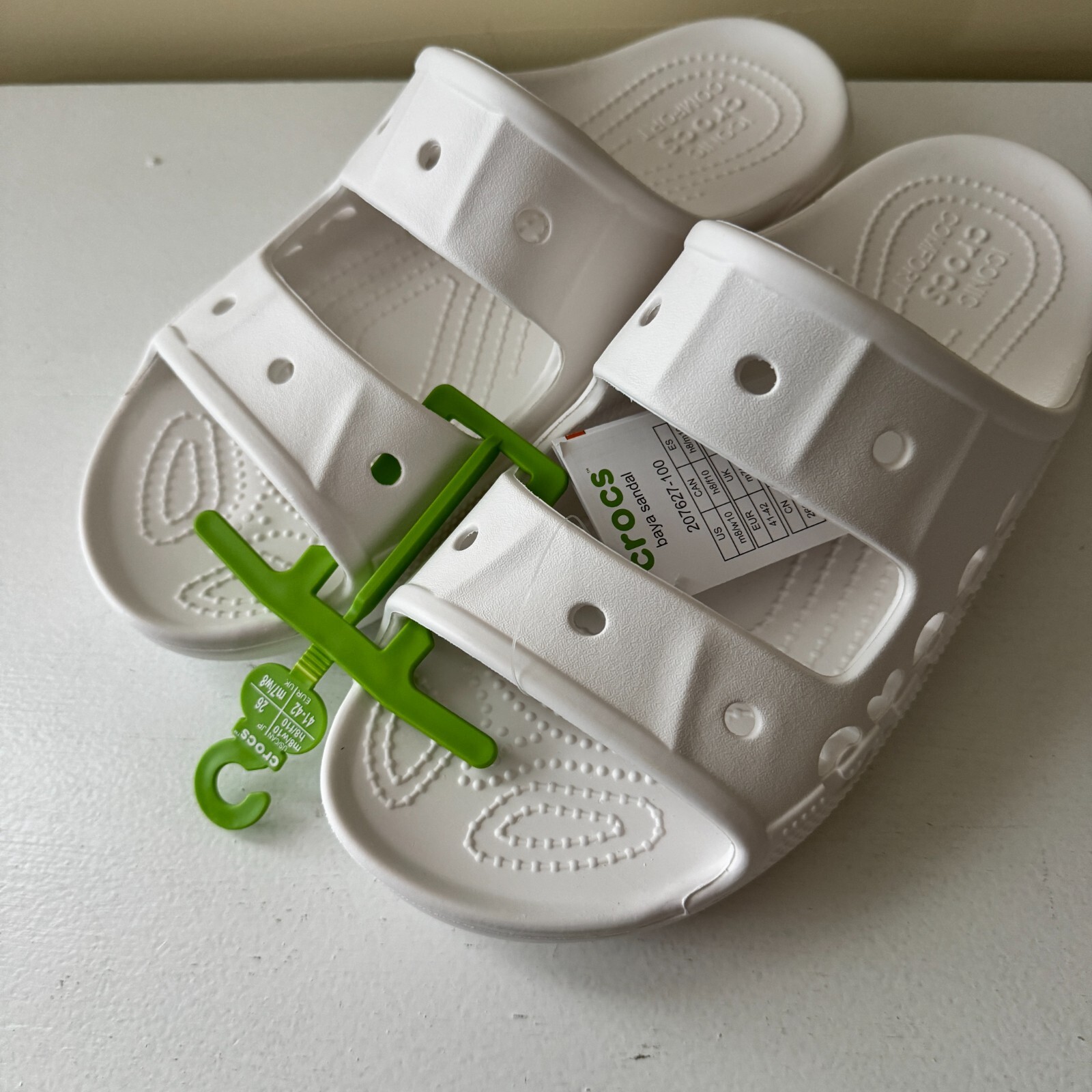 Crocs Unisex Baya Sandal – Sandals men 8 – Sandals women 10