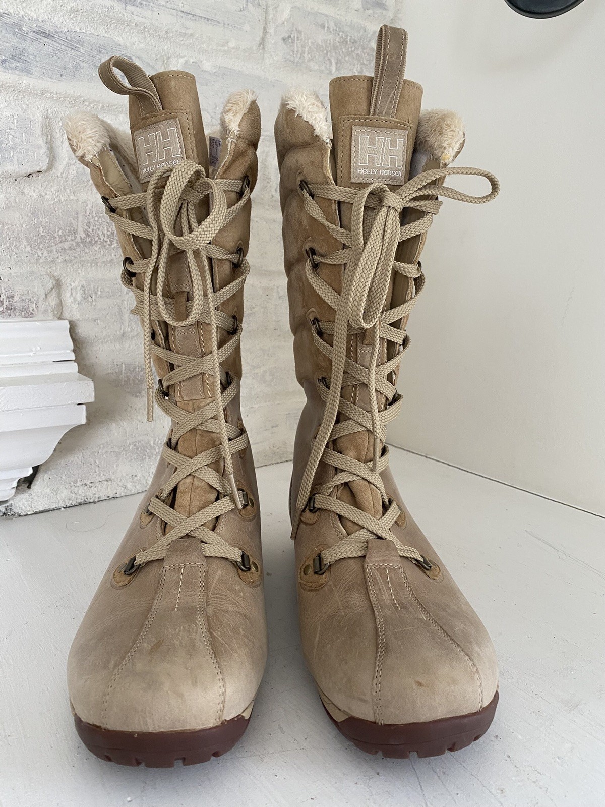 Tan Lace Up Helly Hansen SKULD 3 Women’s Nubuk Faux Fur Waterproof Boot Size W 8
