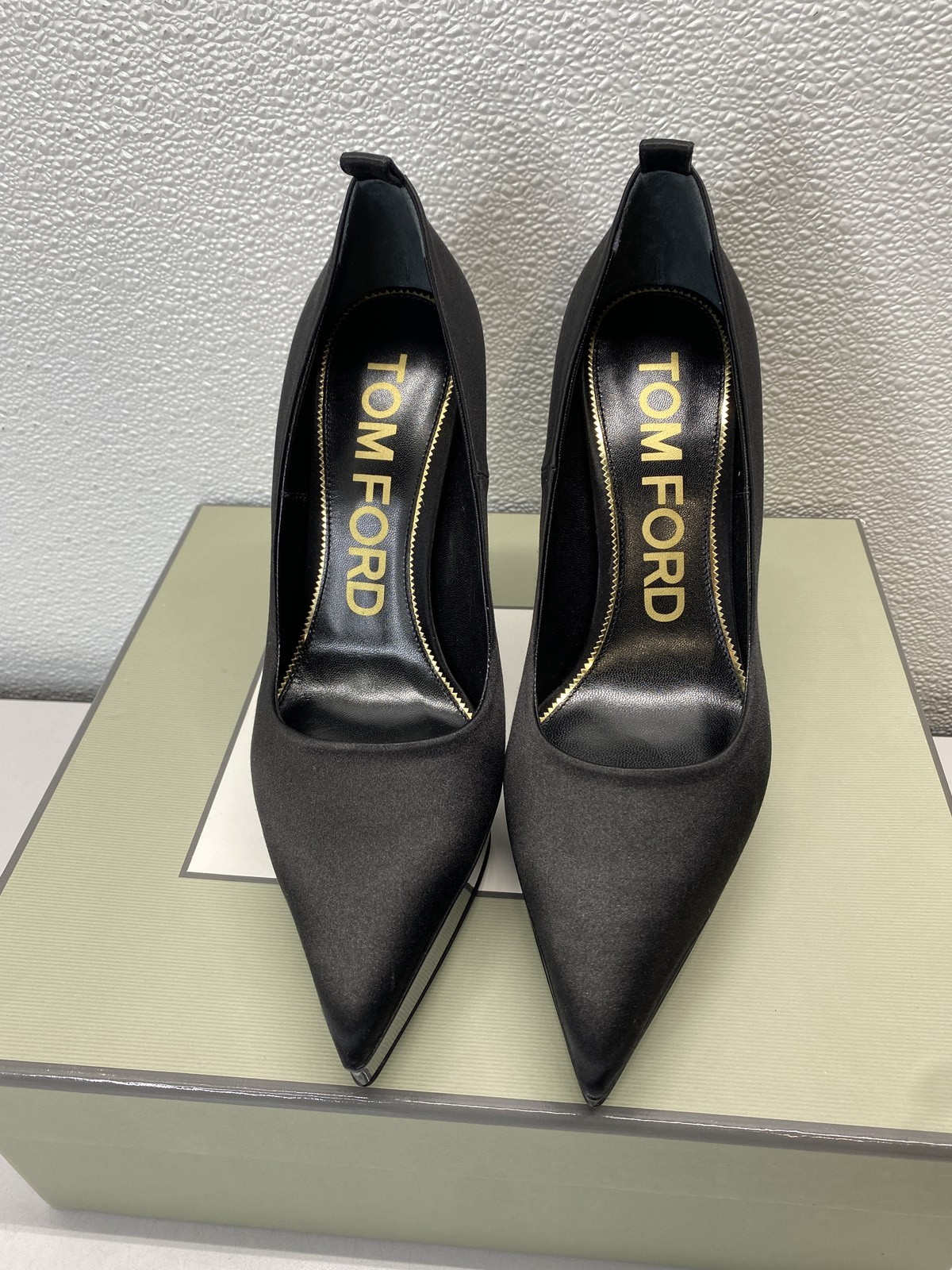 Tom Ford Womens Laminated Satin Cone Heel 120 Pump Size 8.5/EU 38.5 Black