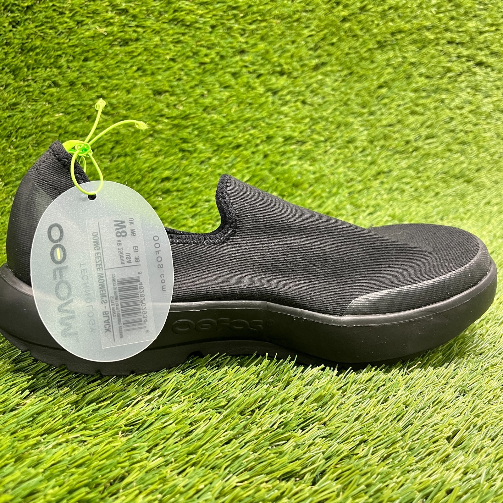OOFOS OOmg eeZee Low Womens Size 8 Black Casual Walking Slip On Recovery Shoes