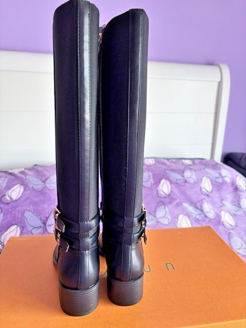 Unisa Waylee-J Black Knee High Boots Buckle Zip Women’s Size 6M NWB