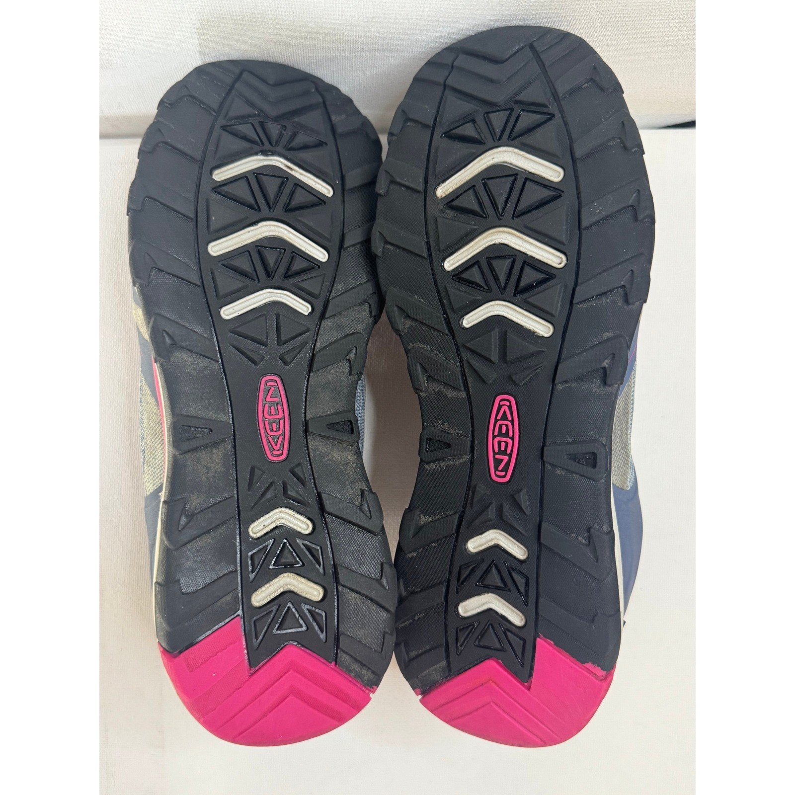 KEEN Terradora II Waterproof Hiking Shoes Women Grey Pink Low Top Sneakers