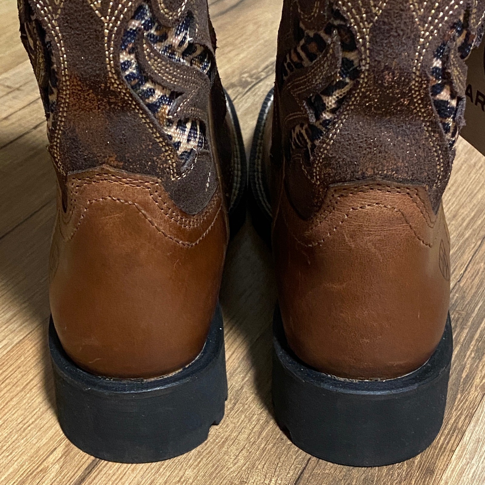 Ariat Unbridled Rancher VentTEK Hickory Smoke Copper Metallic Boots Size 6 NIB