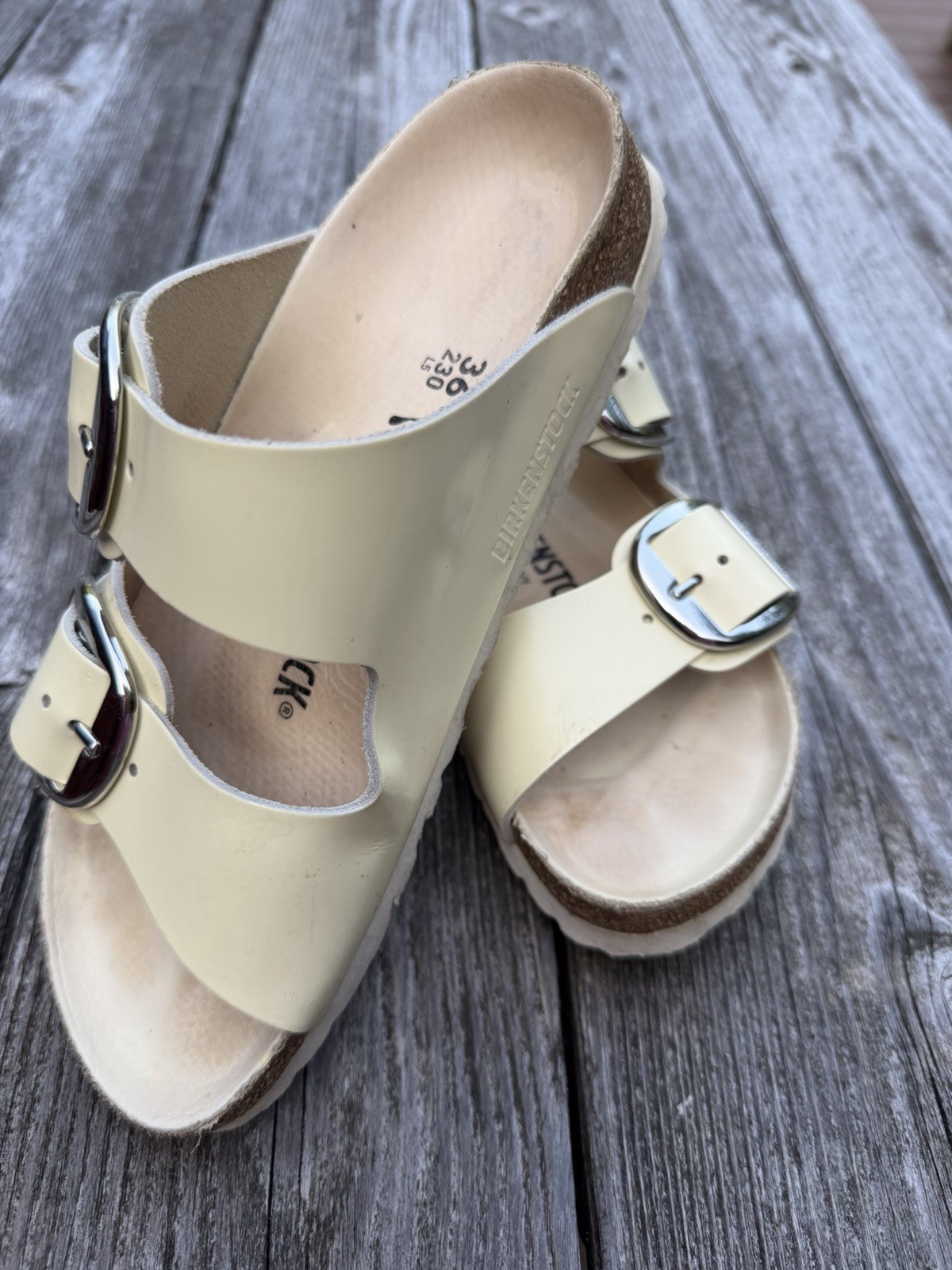 Birkenstock Arizona Big Buckle High Shine Ecru. Size 36. Perfect Summer Sandal