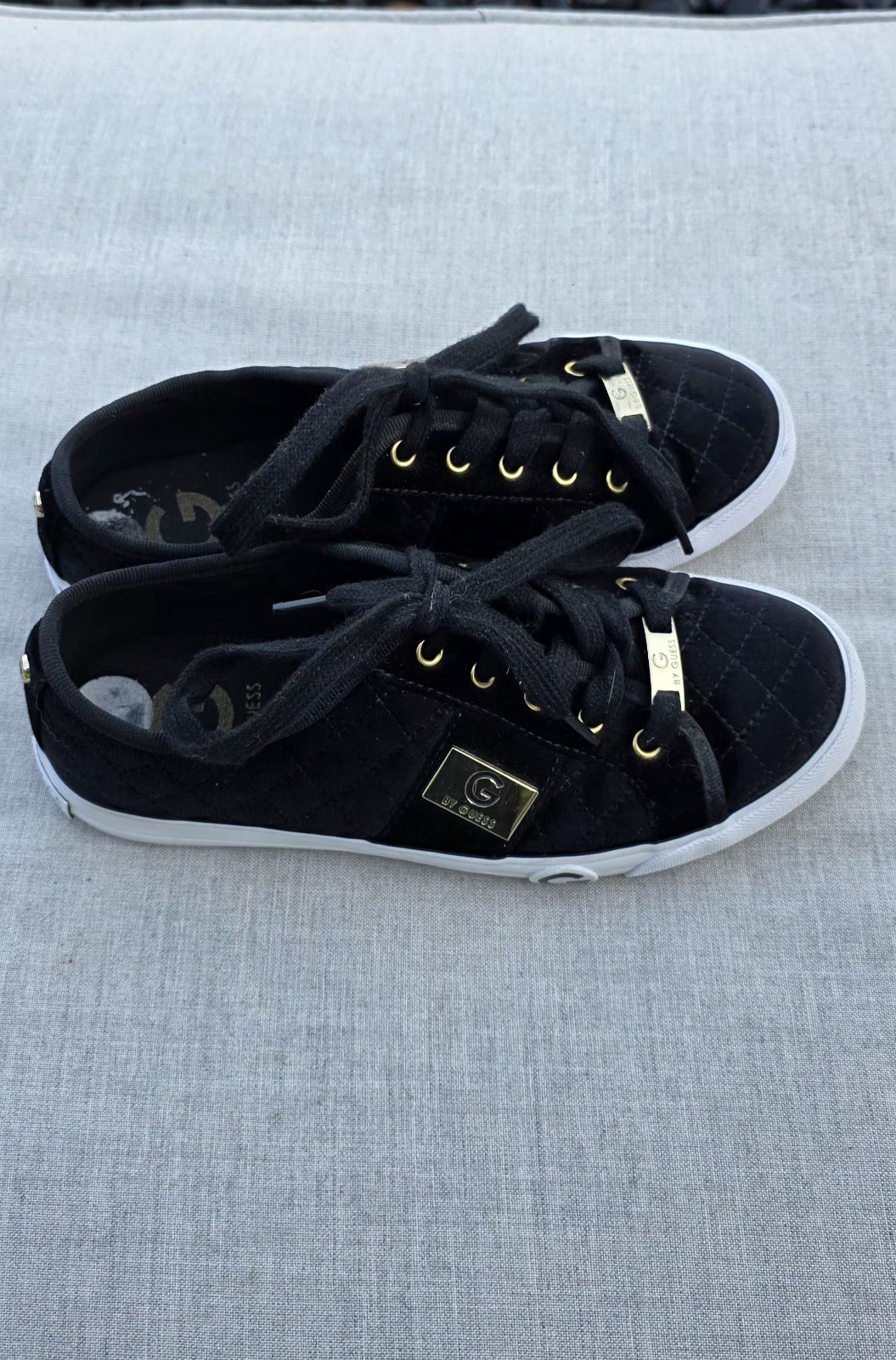 G by GUESS Los Angeles Byrone Black Quilted Textile Sneakers Gold Logo