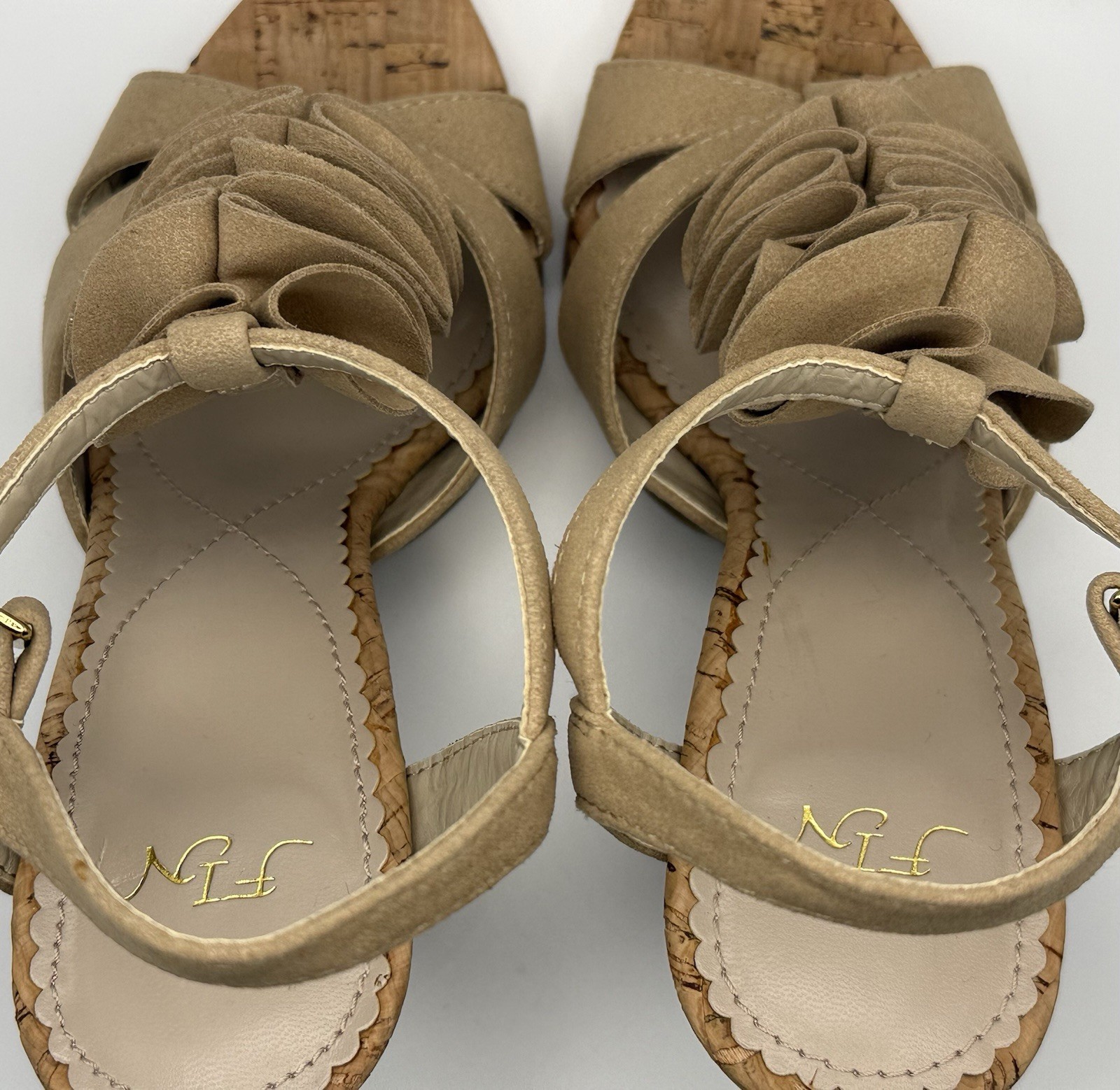 Suede Ruffled Cork Platform Sandals Heels Beige Sz 6M FIN Japan 09-7359 Feminine
