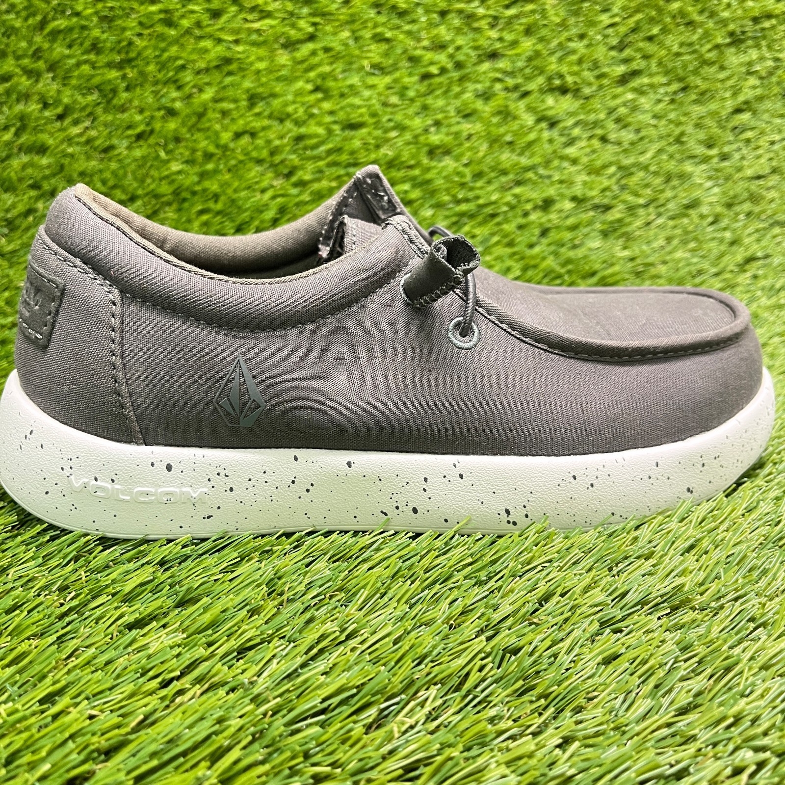 Volcom Chill Womens Size 6D Dark Gray White Composite Toe Safety Work Shoes