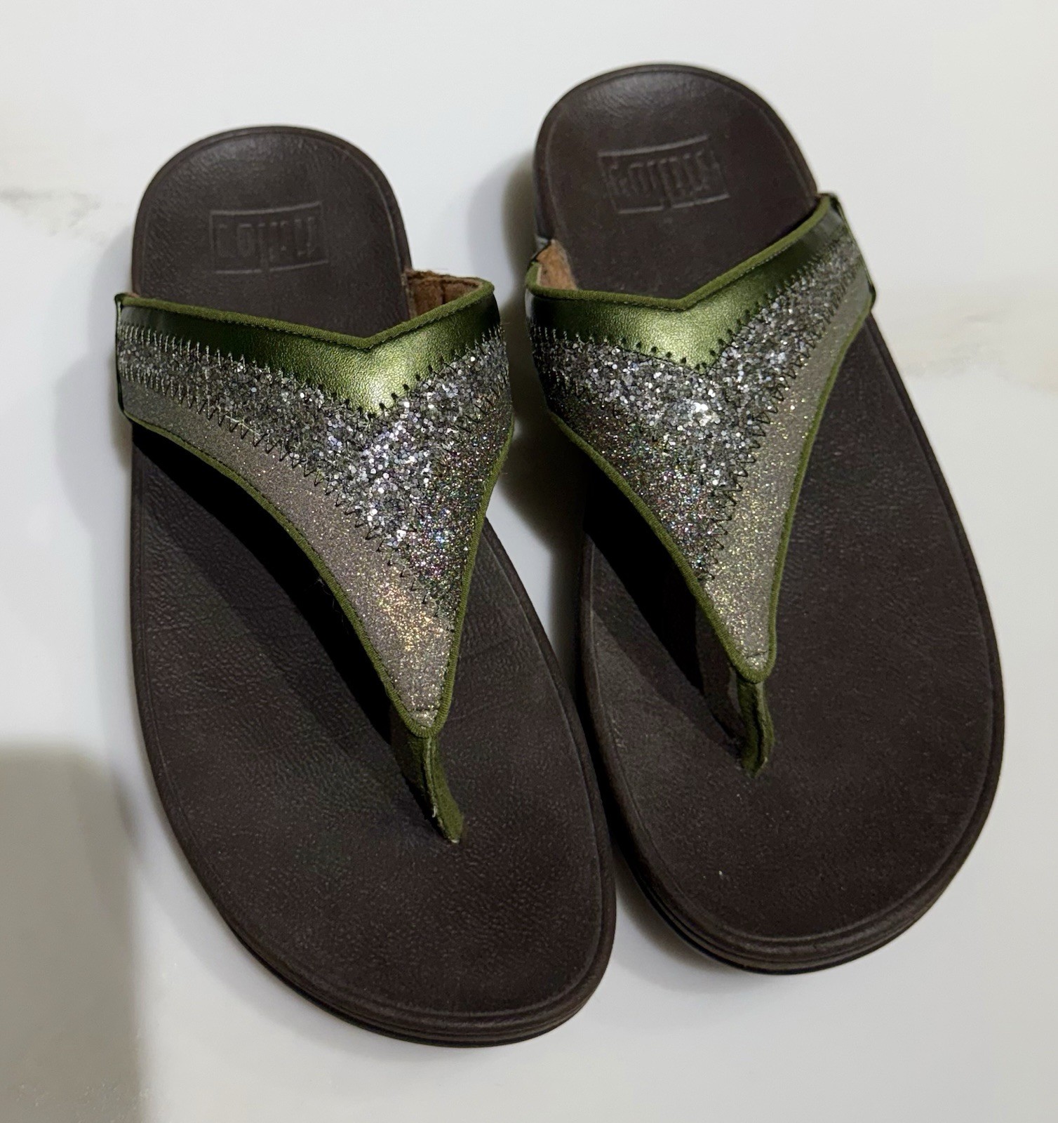 FitFlop Womens Lulu Glitter Toe Thong Sandals Metallic Green Silver 8 Comfort
