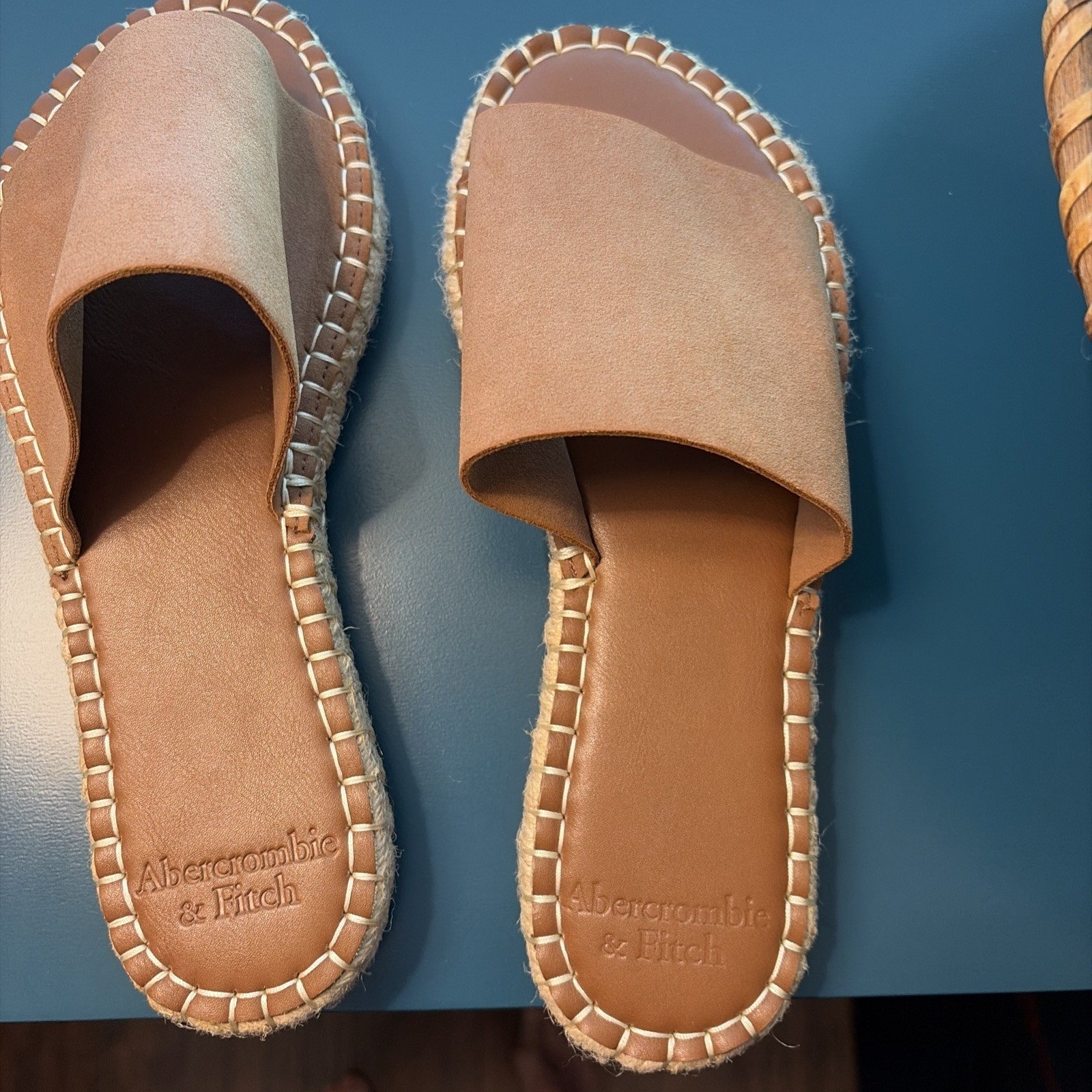 Abercrombie & Fitch Women 6.5 Brown Faux Suede Espadrille Slide Sandals Slip-on