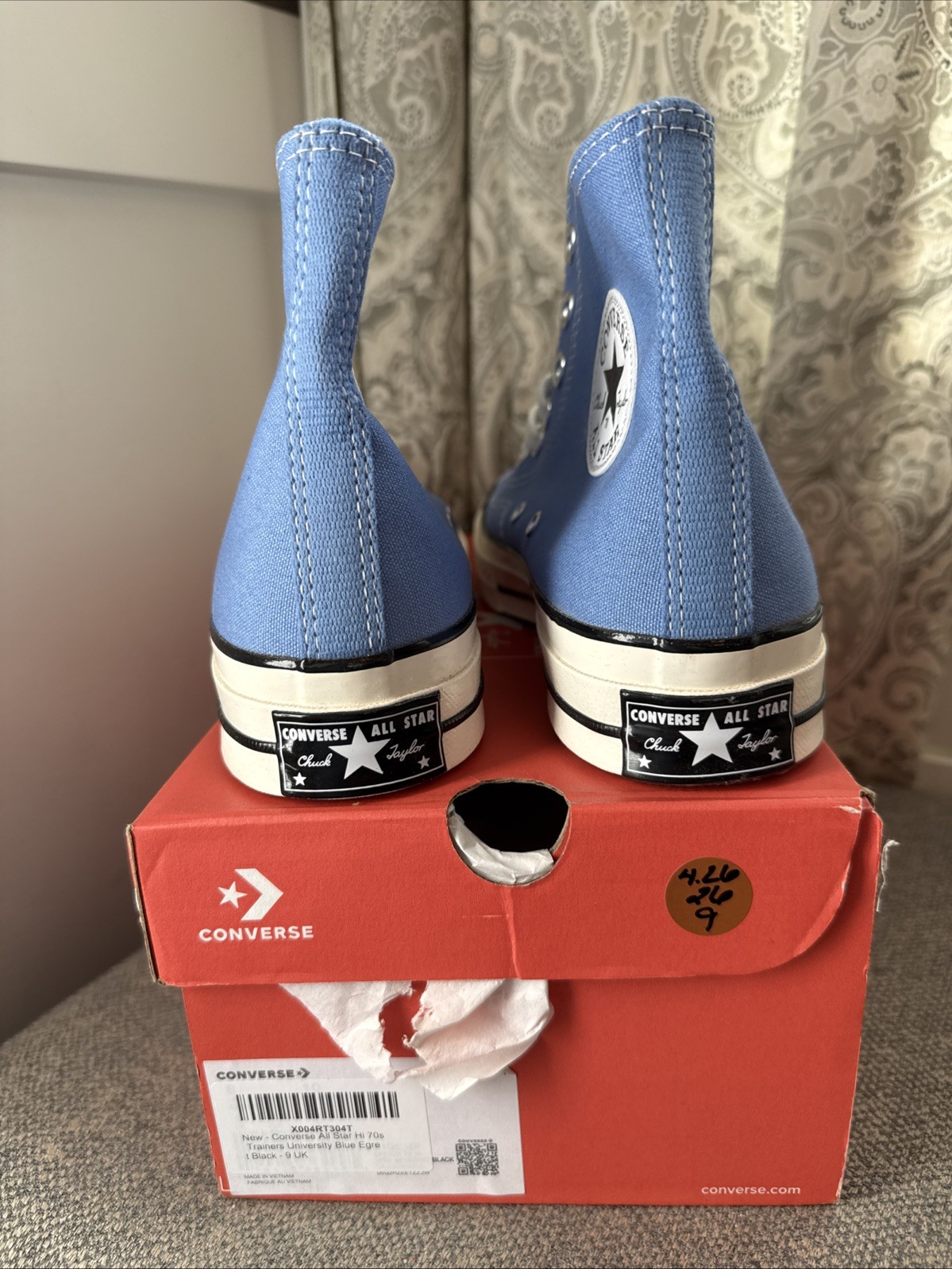 Women’s Size 10 / Men’s Size 8 Converse A10524F Blue Sneakers Shoes