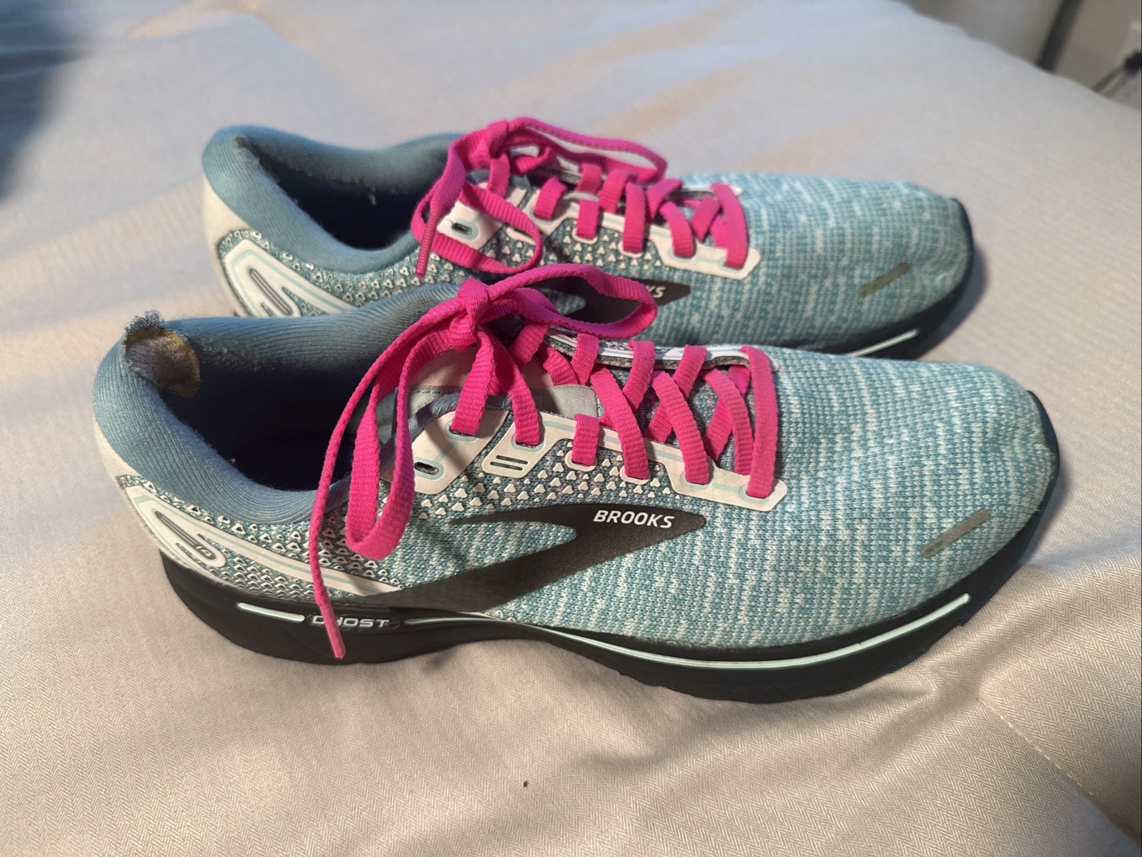 Women’s Brooks Ghost 14 running shoes 9.5 Blue White Black Pink
