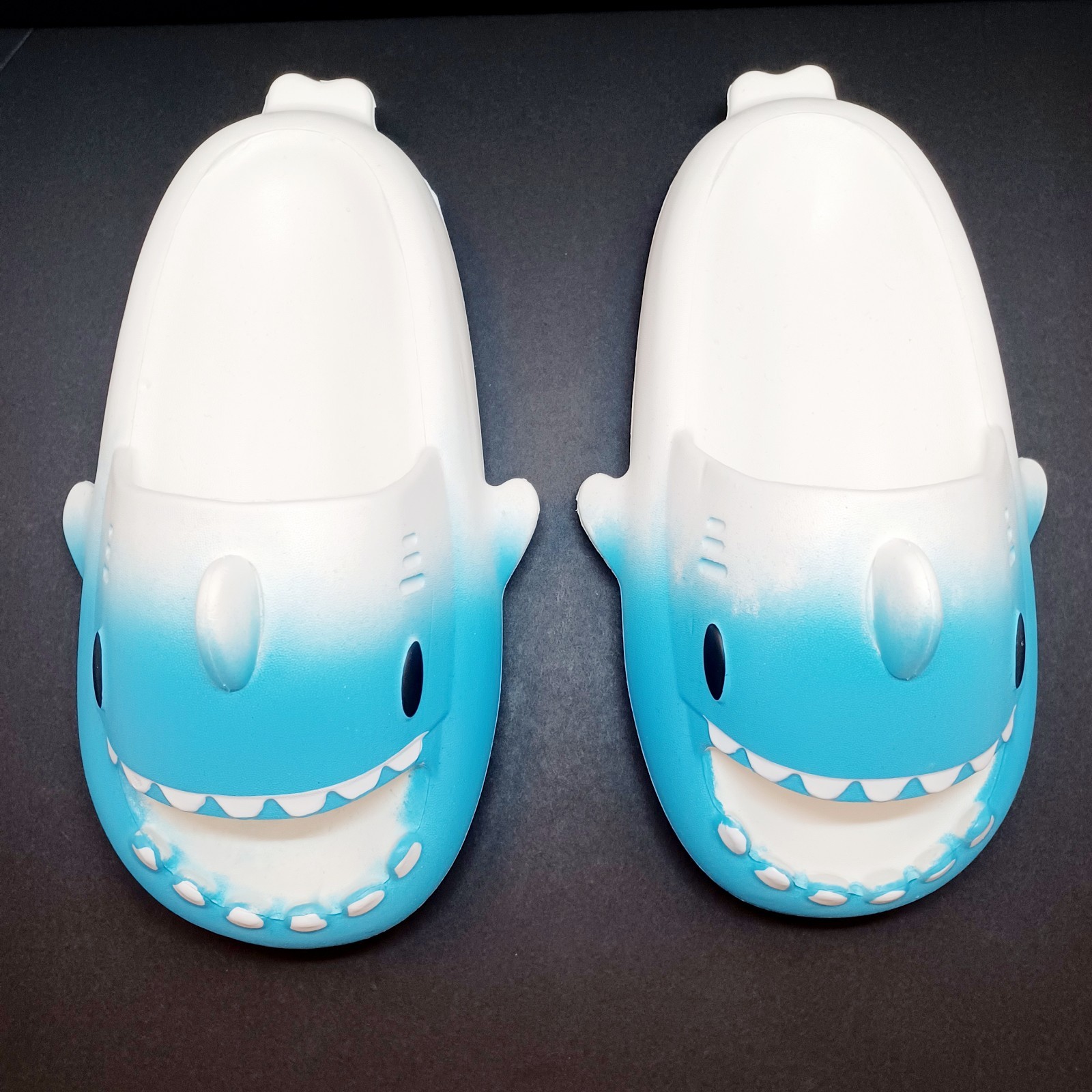 Shark Slides Sandals Shoes Non-Slip Open Toe Slippers Women’s Sz 6 – Kids Sz 4
