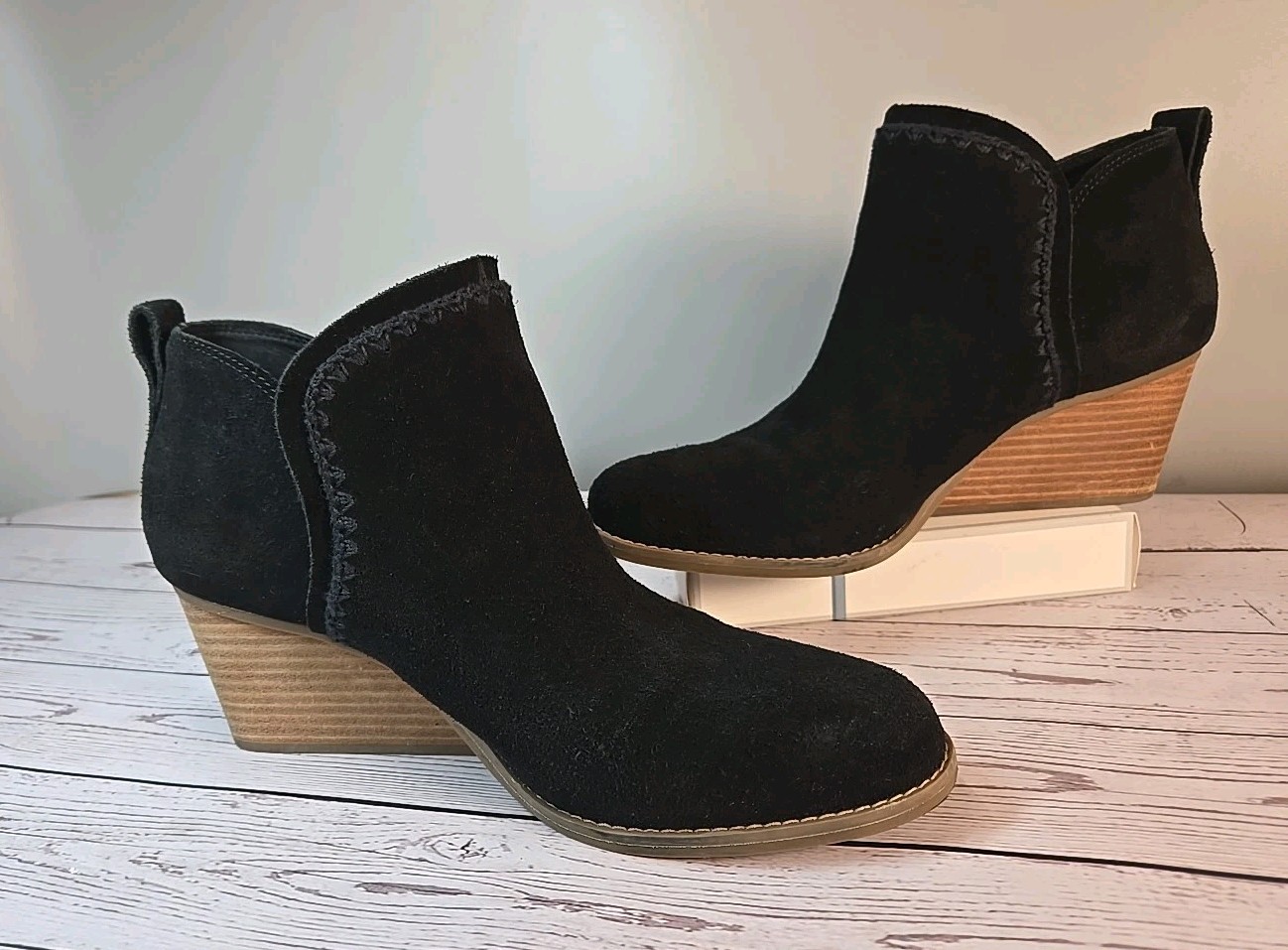TOMS Women’s Kaia Wedge Ankle Boot Black Suede Size 10 W Bootie