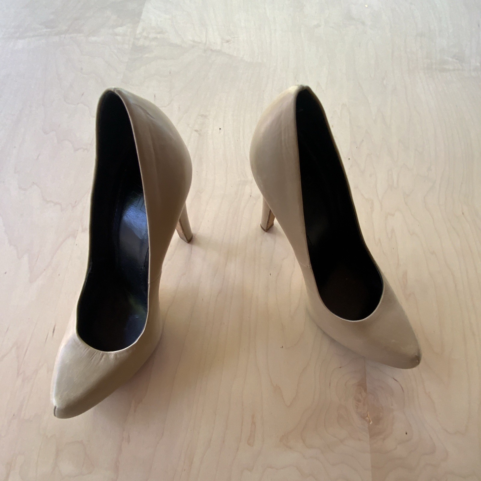 Givenchy Beige Leather Almond Toe Stiletto Pumps Slip-On Logo Womens US 8
