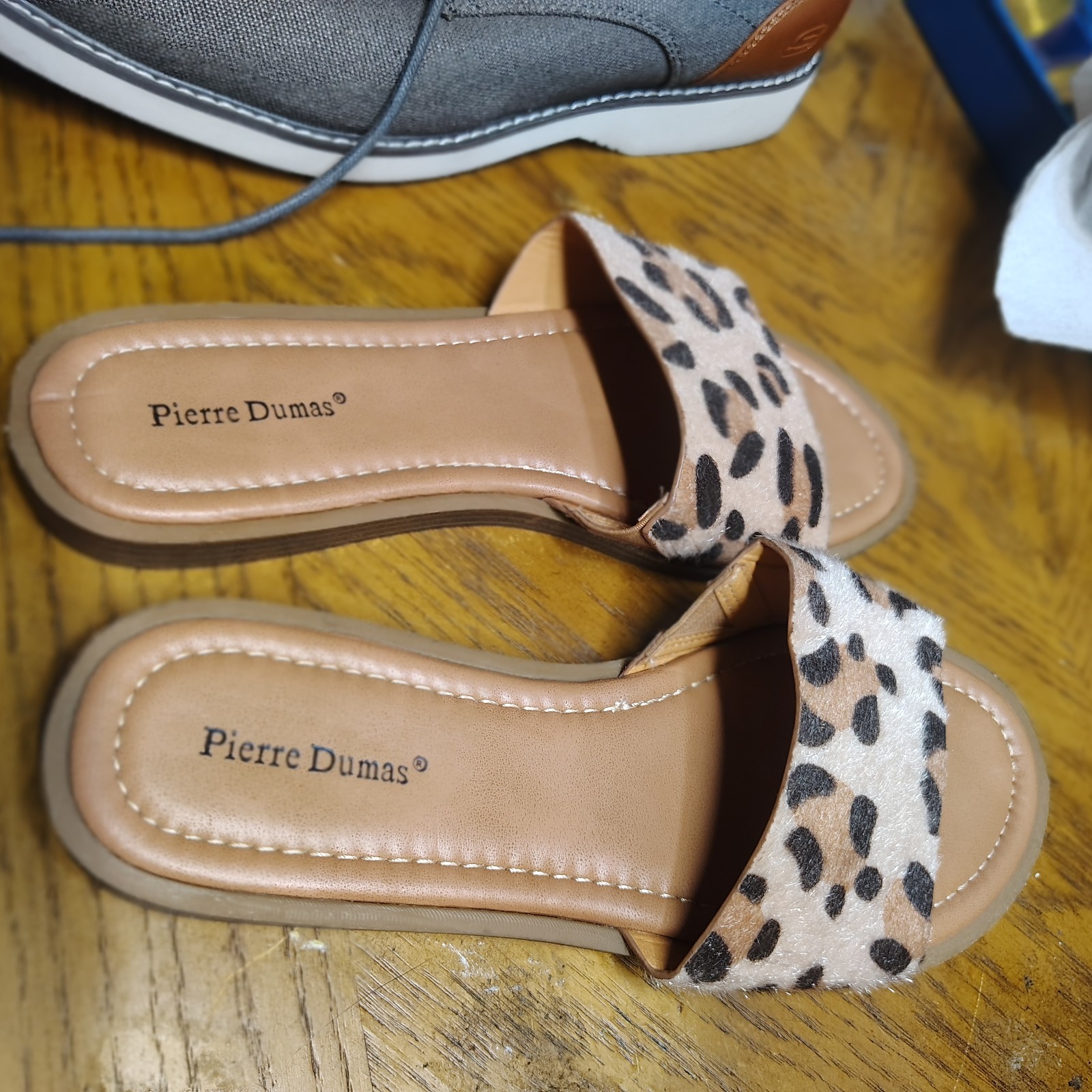 New PIERRE DUMAS Women Sandals Animal Print Lizzie Slide Sandal Size 8M US