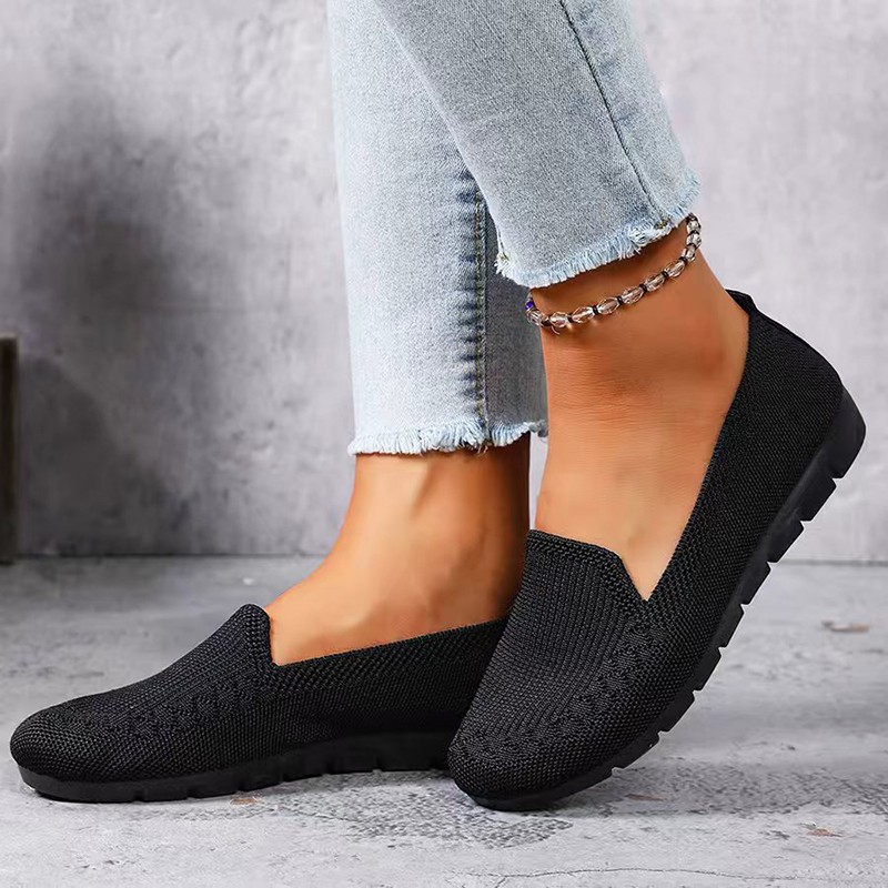 Women’s Knit Loafers Lightweight Anti Slip Flat Shoes for Daily Casual Wear.