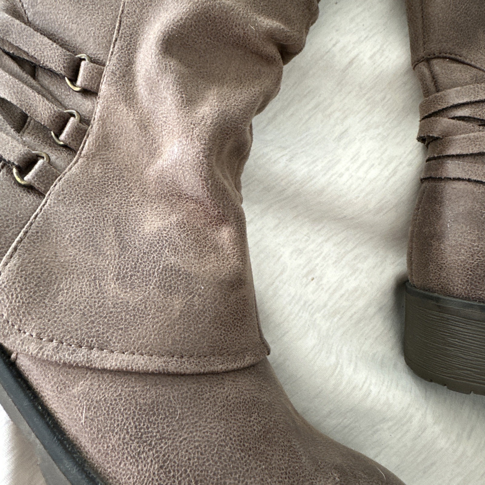 Baretraps Knee High Boot Mushroom Color Womens Size 6M With Stretch Calf Zip