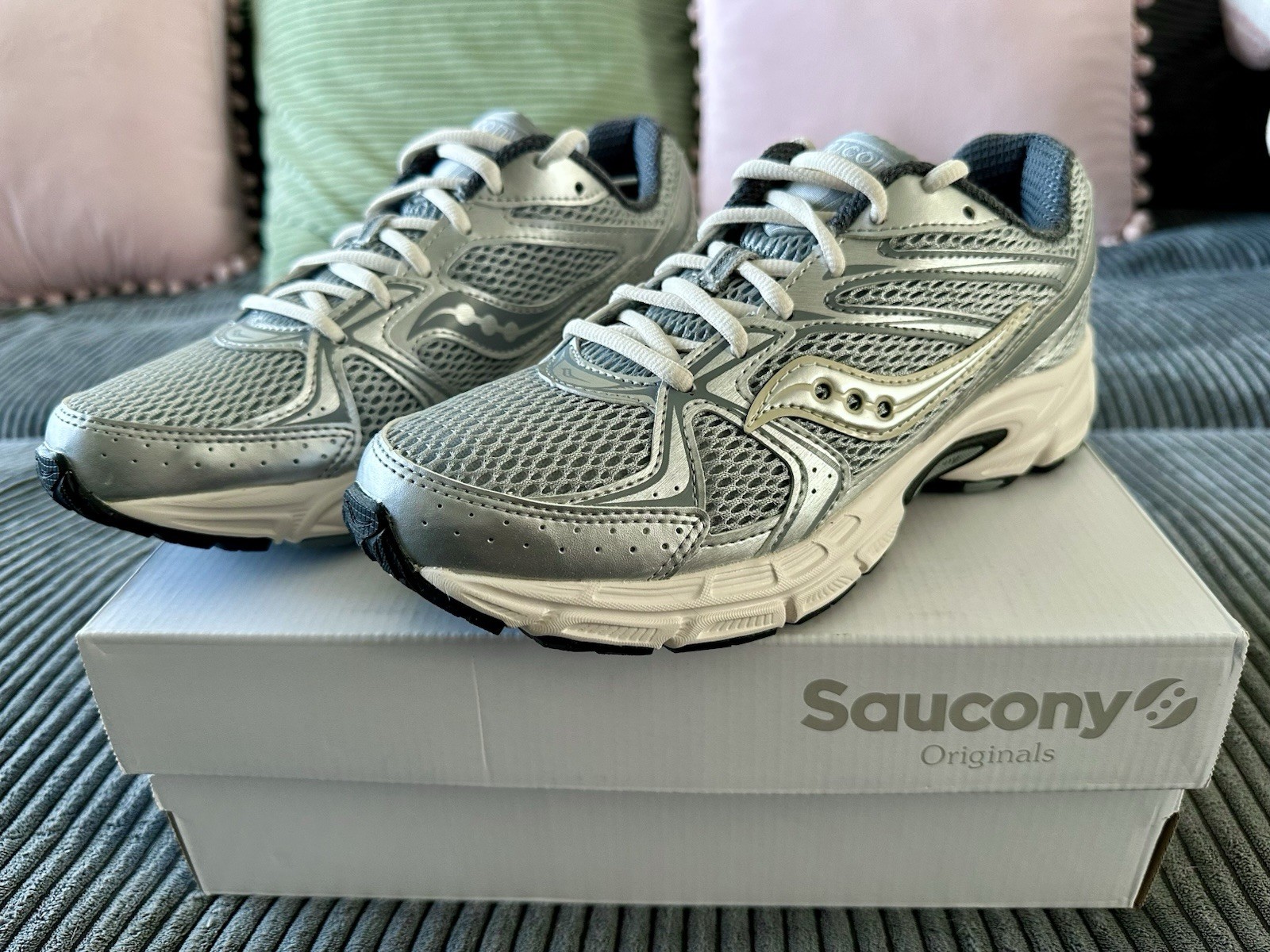 Saucony Ride Millennium Women’s Running Shoes Silver/Cream, Size 8.5